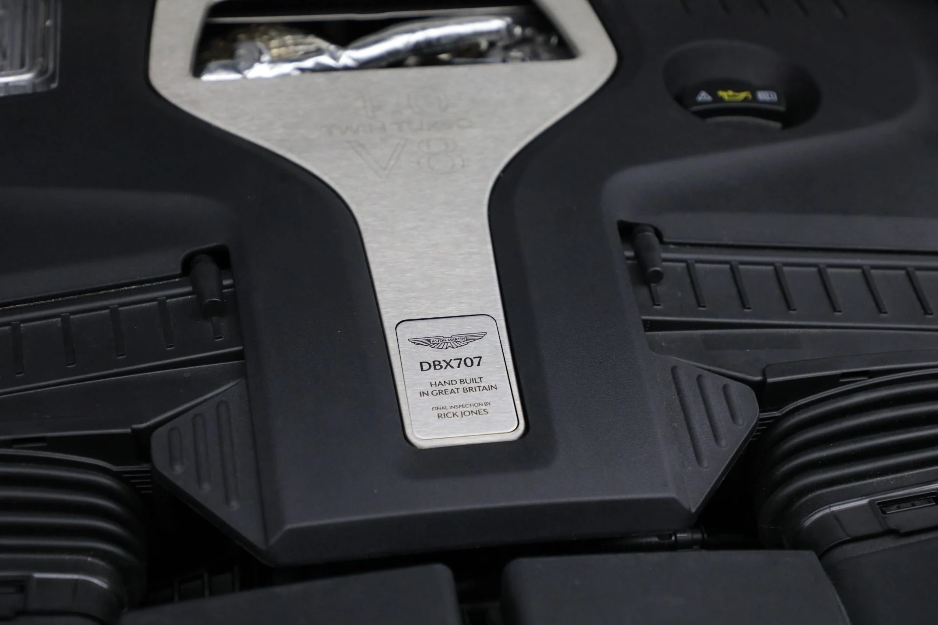 mph043_3008778918_New_2025_Aston_Martin_DBX_707_c8c4abf4e9