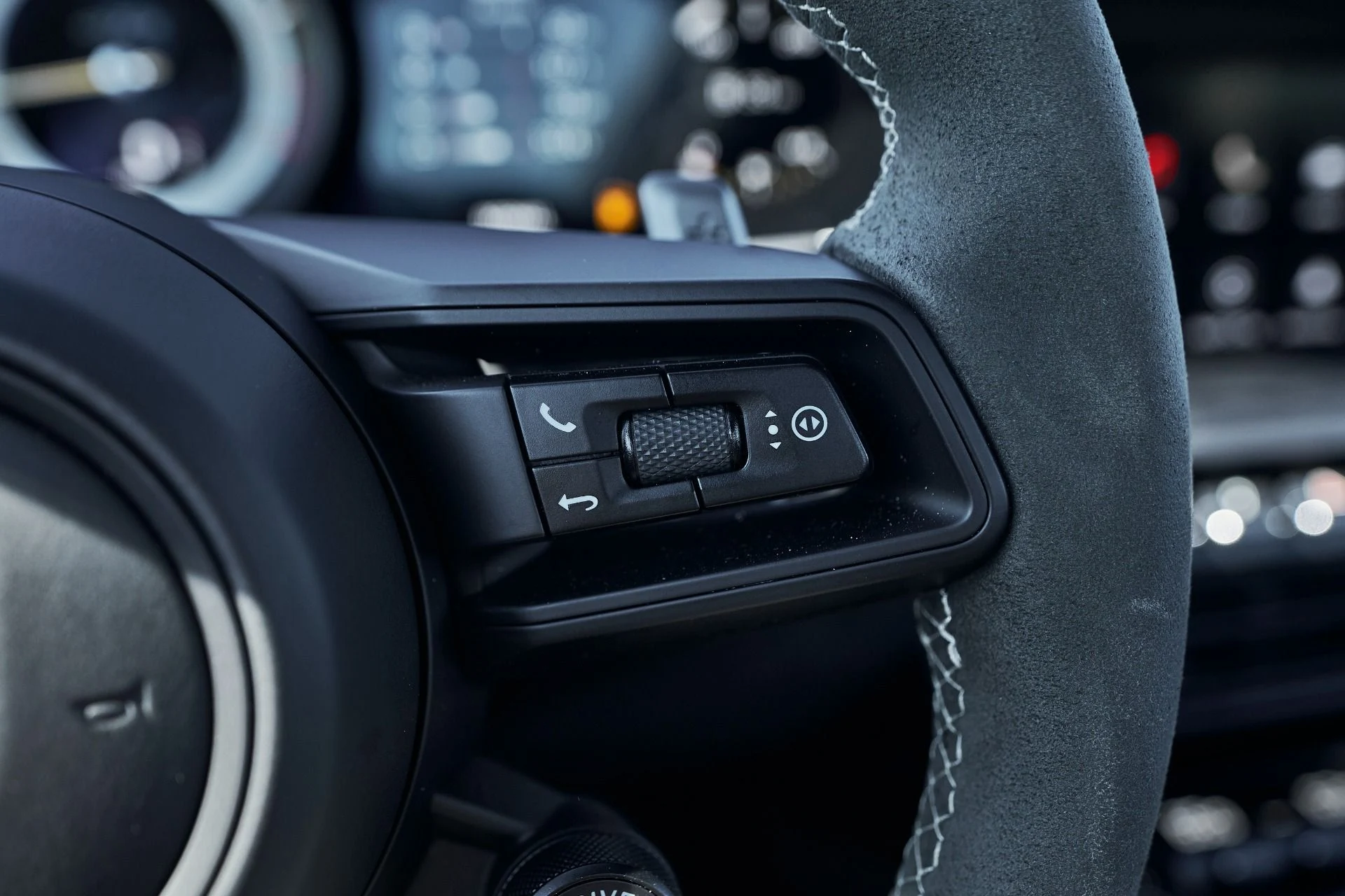 mph043_3046537746_Used_2022_Porsche_911_GT_3_1761959412_6cae996b8c