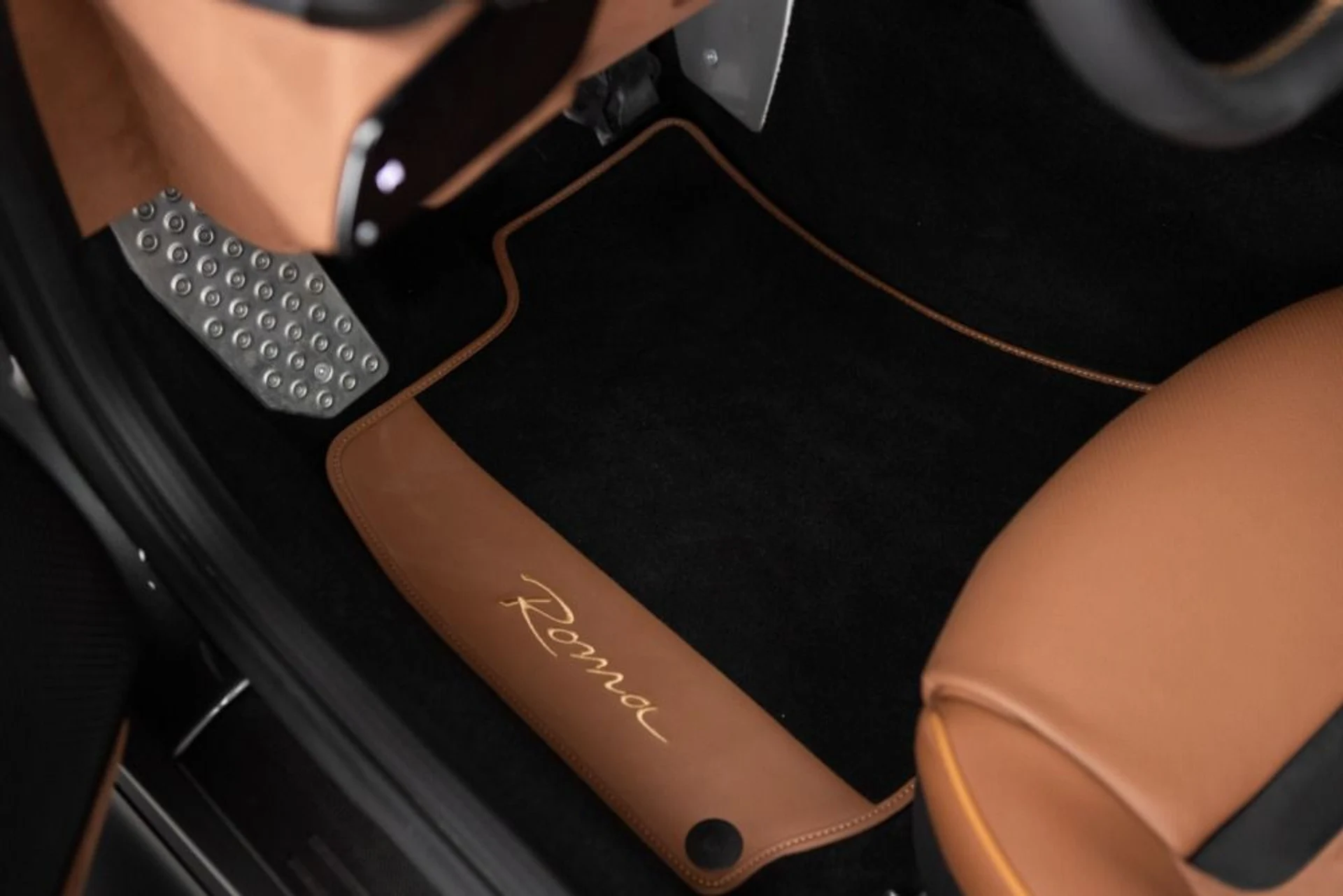 mph043_3058029911_Used_2024_Ferrari_Roma_fcf3929cb3