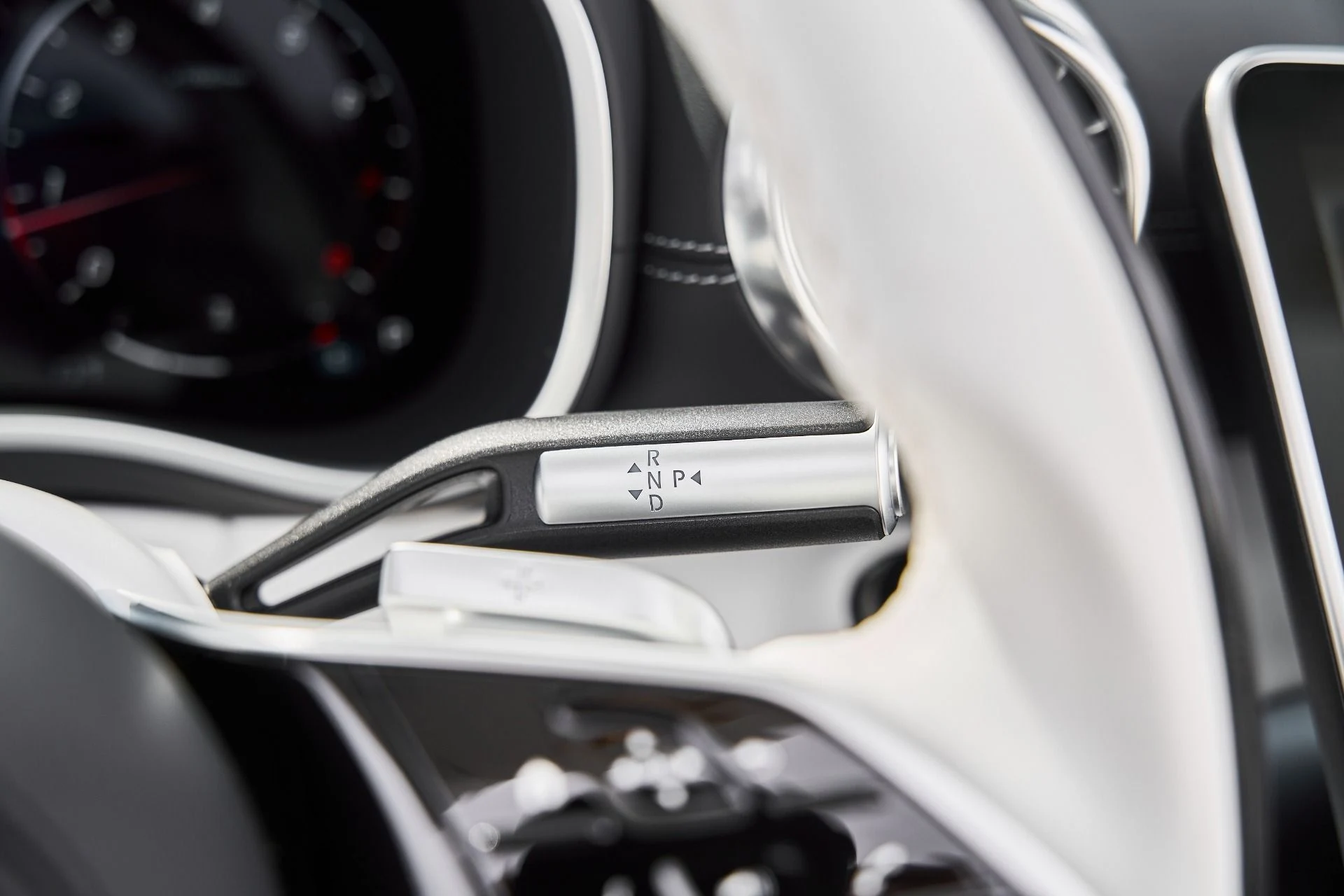 mph043_3072264567_Used_2026_Mercedes_Benz_SL_Class_Maybach_SL_680_1777159967_c508a97b38