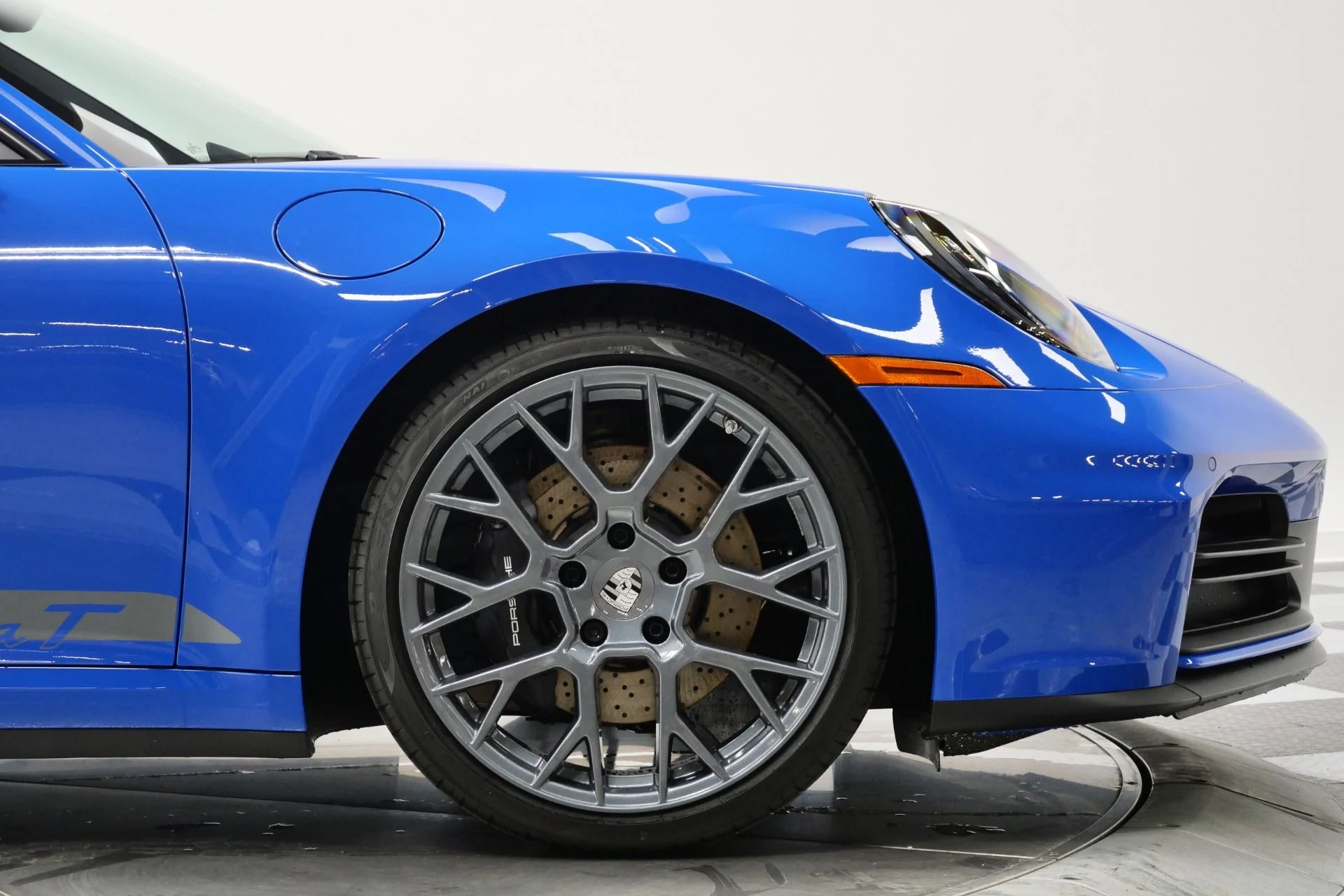 mph043_307400472_Used_2026_Porsche_911_Carrera_T_As_New_with_12_Miles_6_Speed_Manual_18_Way_Seats_1767115090_f9ab4ebd23