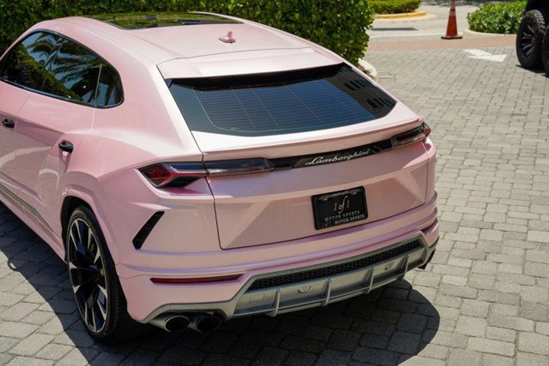 mph043_3085075736_used_2021_lamborghini_urus_awd_14354_22713615_44_640_9991748655