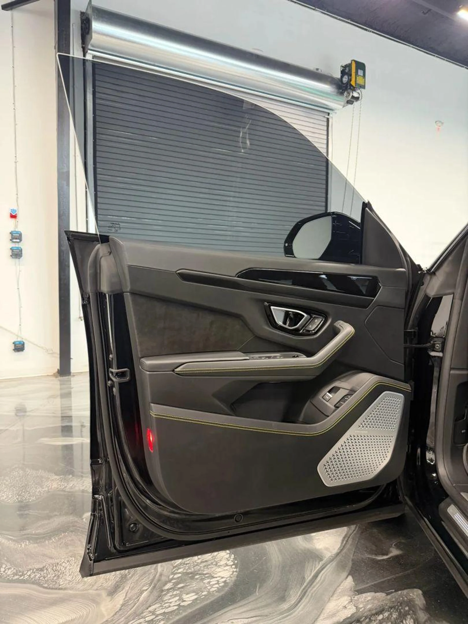 mph043_3087847986_Used_2022_Lamborghini_Urus_Sport_Utility_4_D_1784762937_34b074a0d5