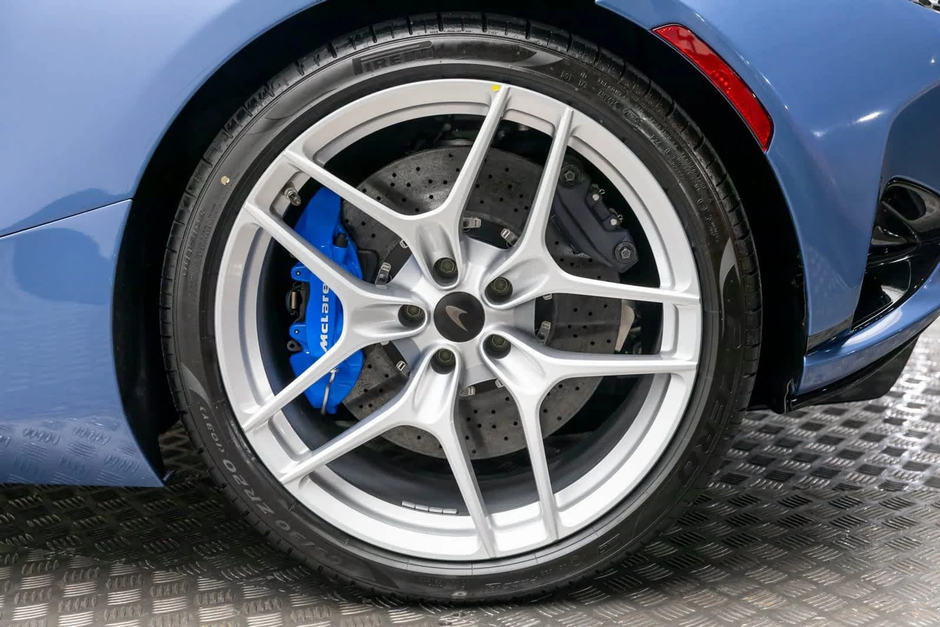 mph043_309988988_44_edfe7d4d48