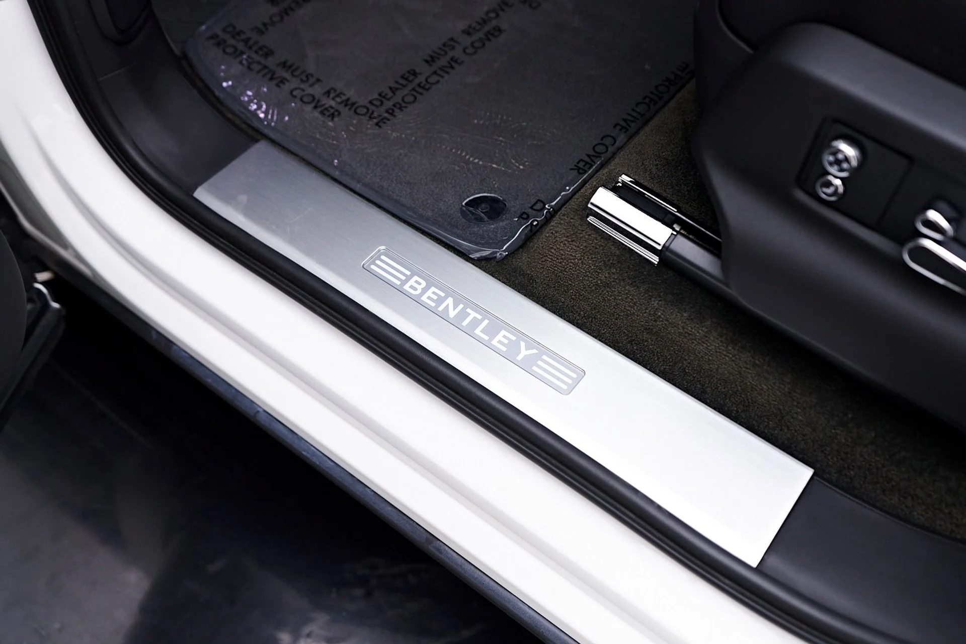 mph043_3116716143_Used_2023_Bentley_Bentayga_EWB_Azure_1745273088_bb477edb85