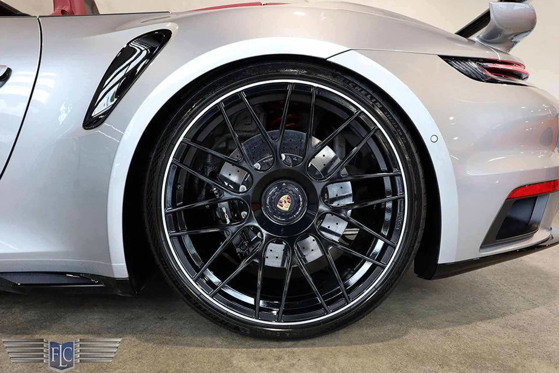 mph043_3135209269_used_2024_porsche_911_turboscabriolet_9689_22937048_44_1024_dbcaf830c0