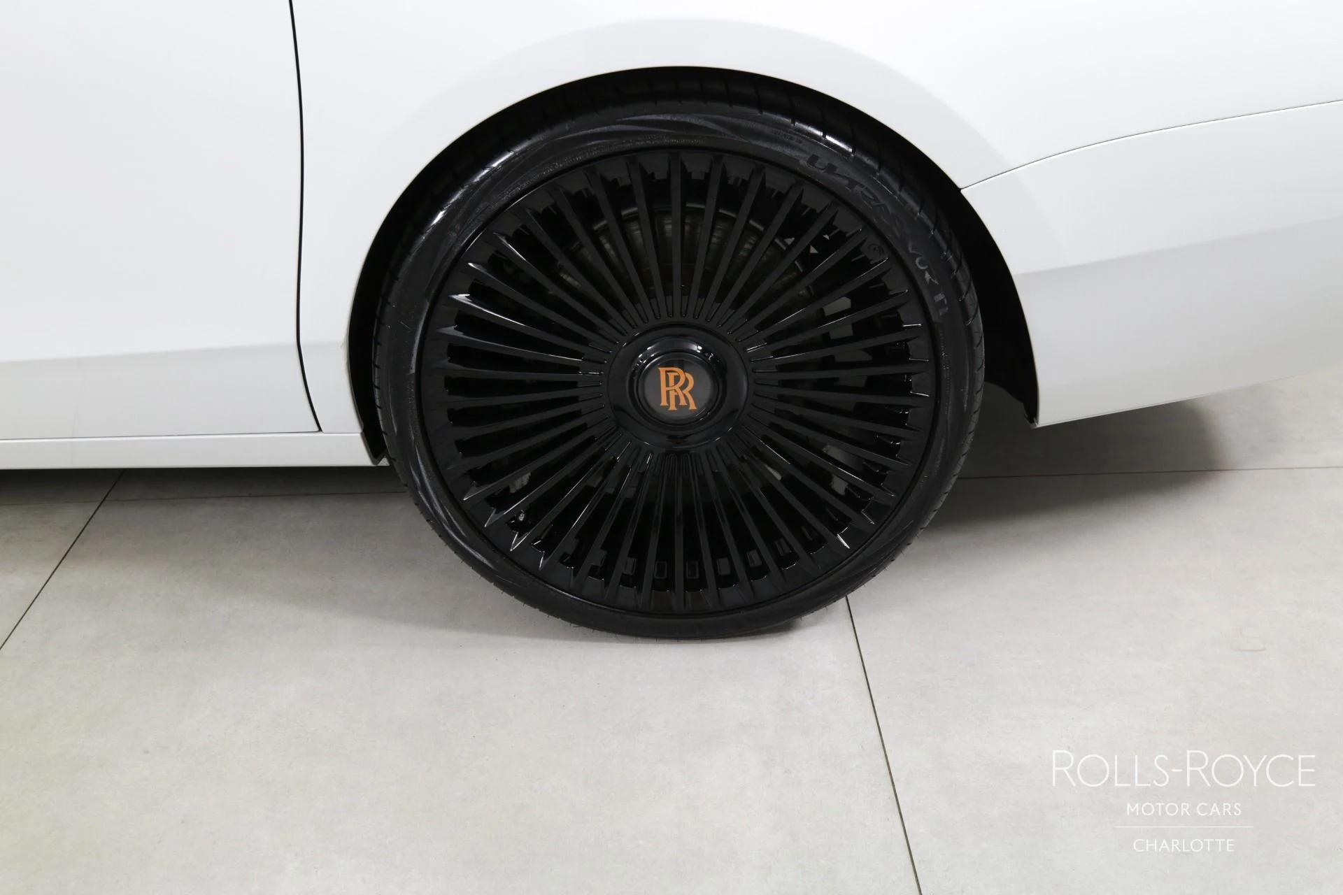 mph043_3135735755_Used_2021_Rolls_Royce_Ghost_1738596295_a32cb82095