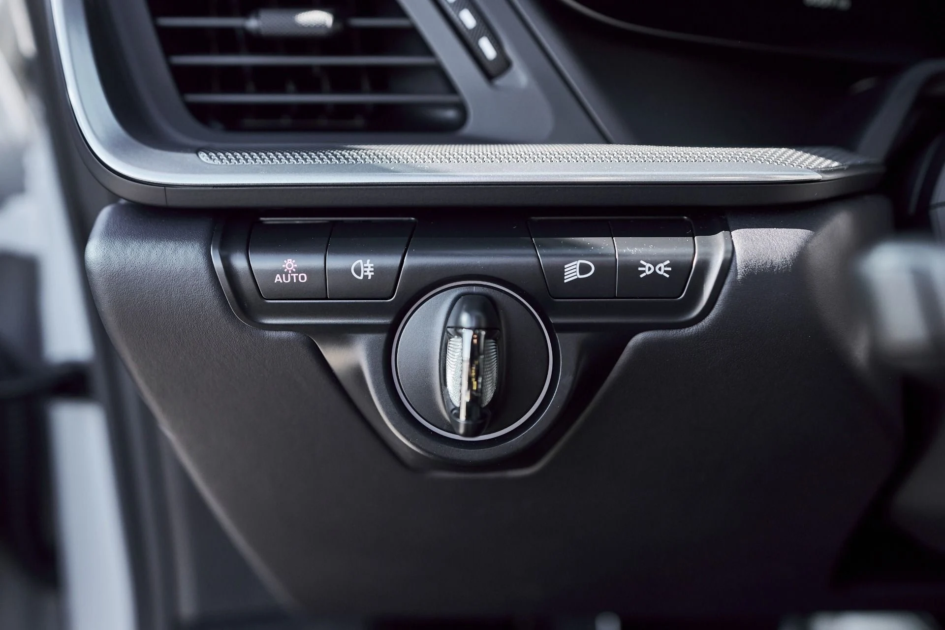 mph043_3150033590_Used_2024_Porsche_911_Turbo_1765332475_ed55e87f06