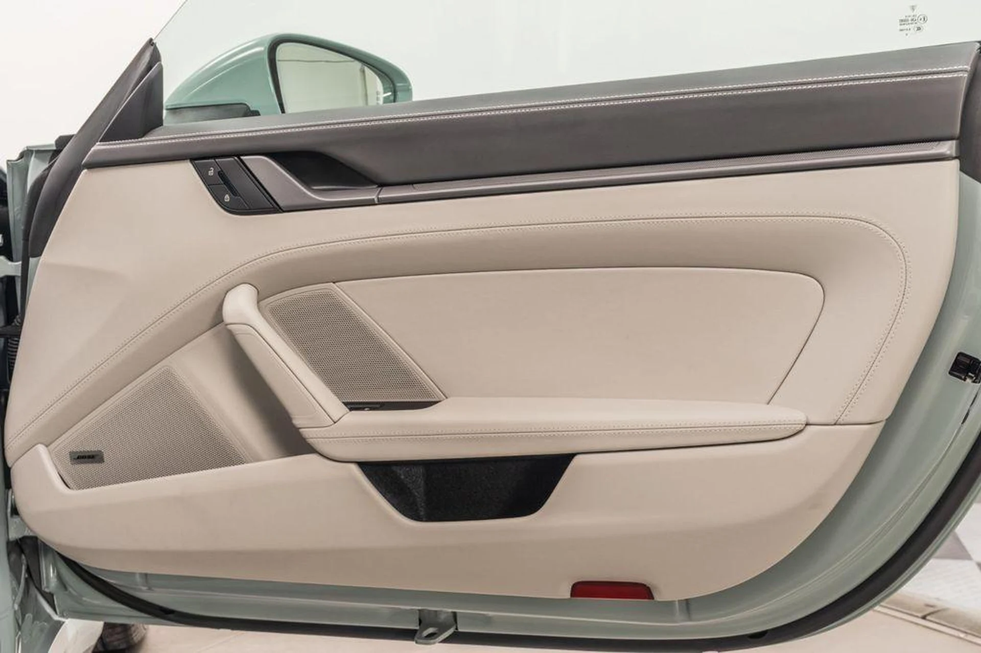 mph043_3161810181_El_Mkm_Ltvr12gtt_Wjq_YI_thw7lu_U_5babf00199