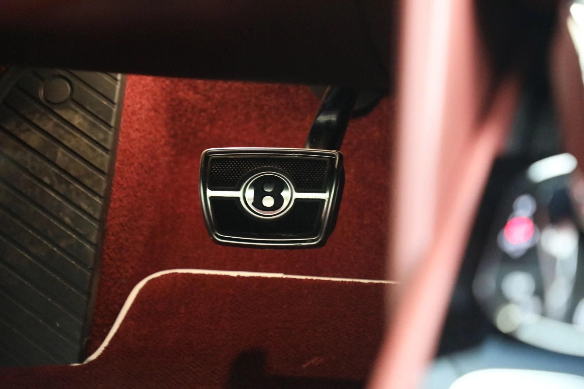 mph043_3207894669_Used_2025_Bentley_Bentayga_S_Black_Edition_df92c366f2