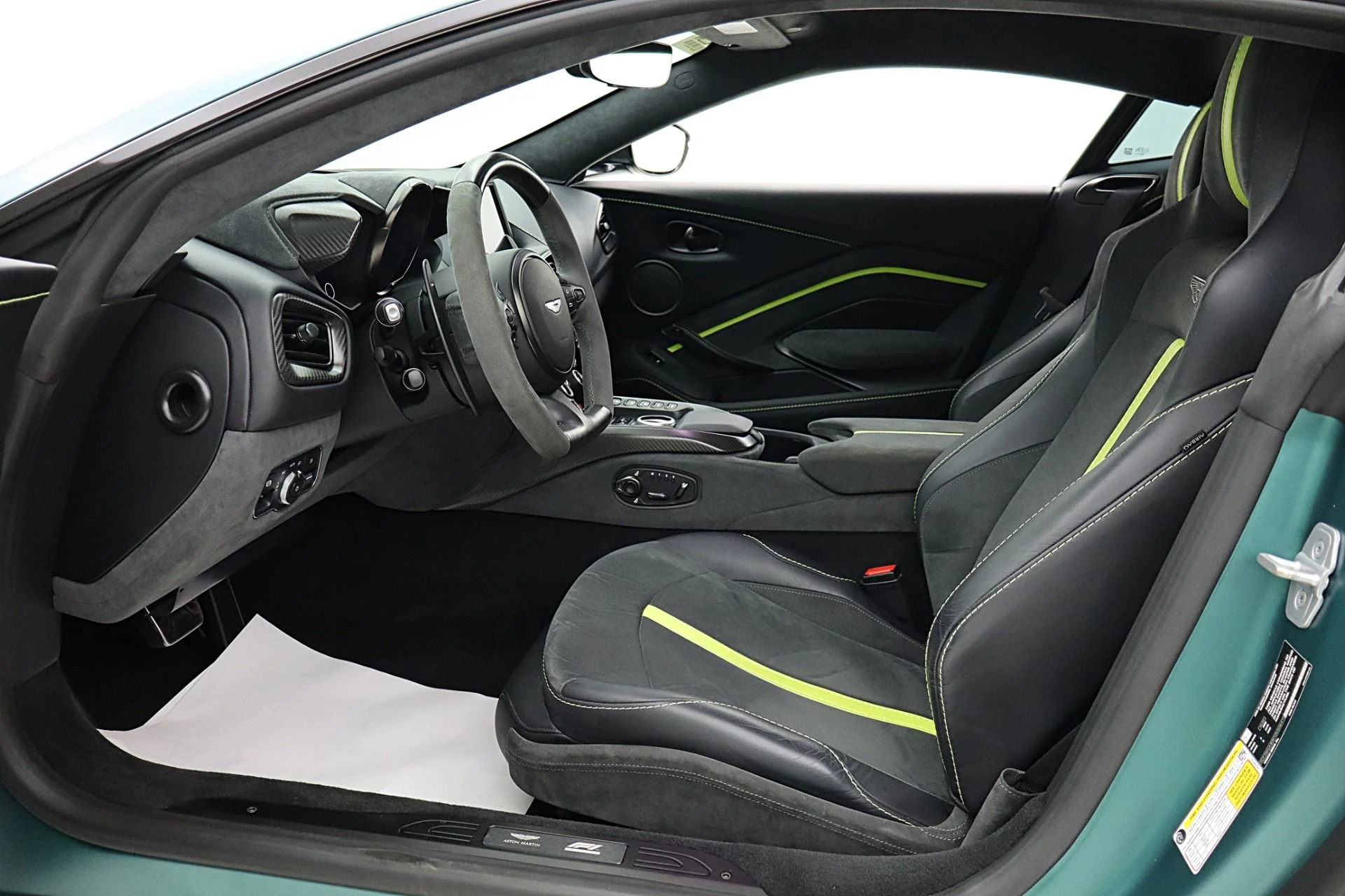 mph043_3212699819_Used_2023_Aston_Martin_Vantage_F1_EDITION_40f4cbd07d