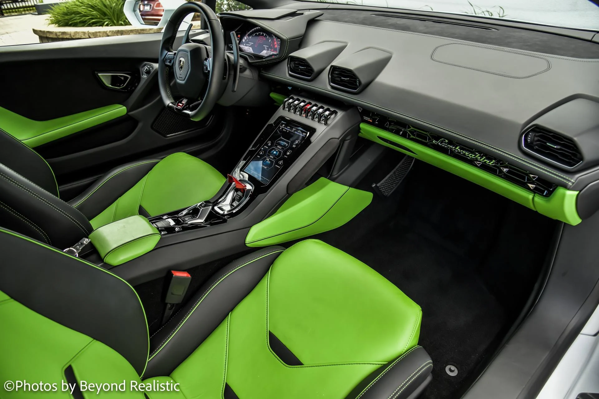 mph043_3217802882_Used_2021_Lamborghini_Huracan_EVO_Spyder_1756800483_41d7321147
