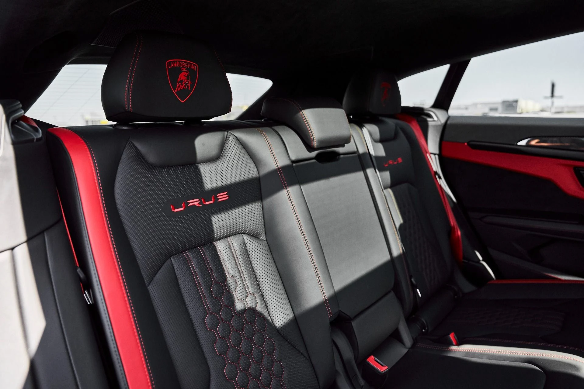 mph043_3218034884_Used_2024_Lamborghini_Urus_S_1779209068_33ff161d17