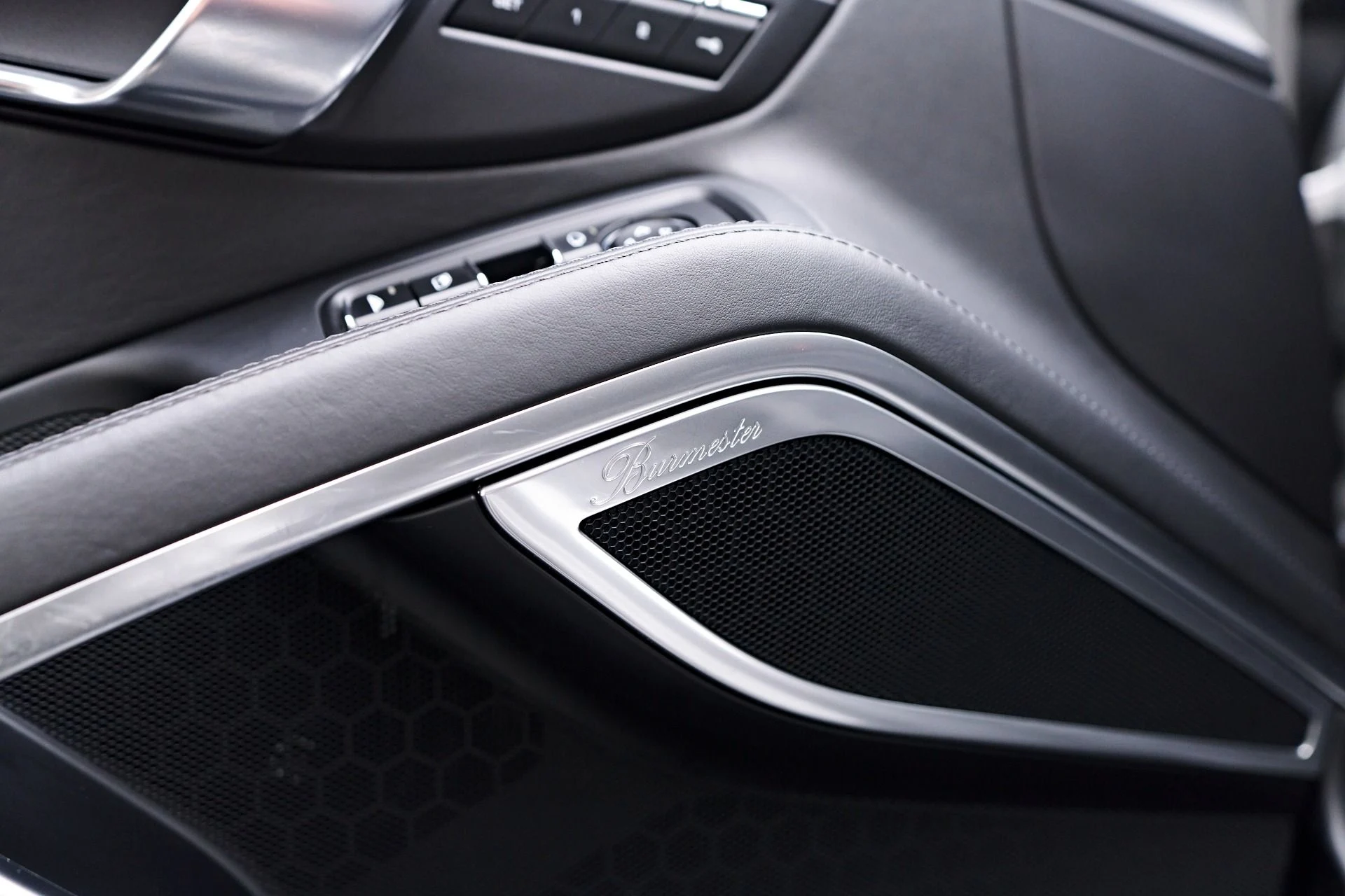 mph043_3226513400_Used_2019_Porsche_911_Turbo_1757547222_3ef94555de