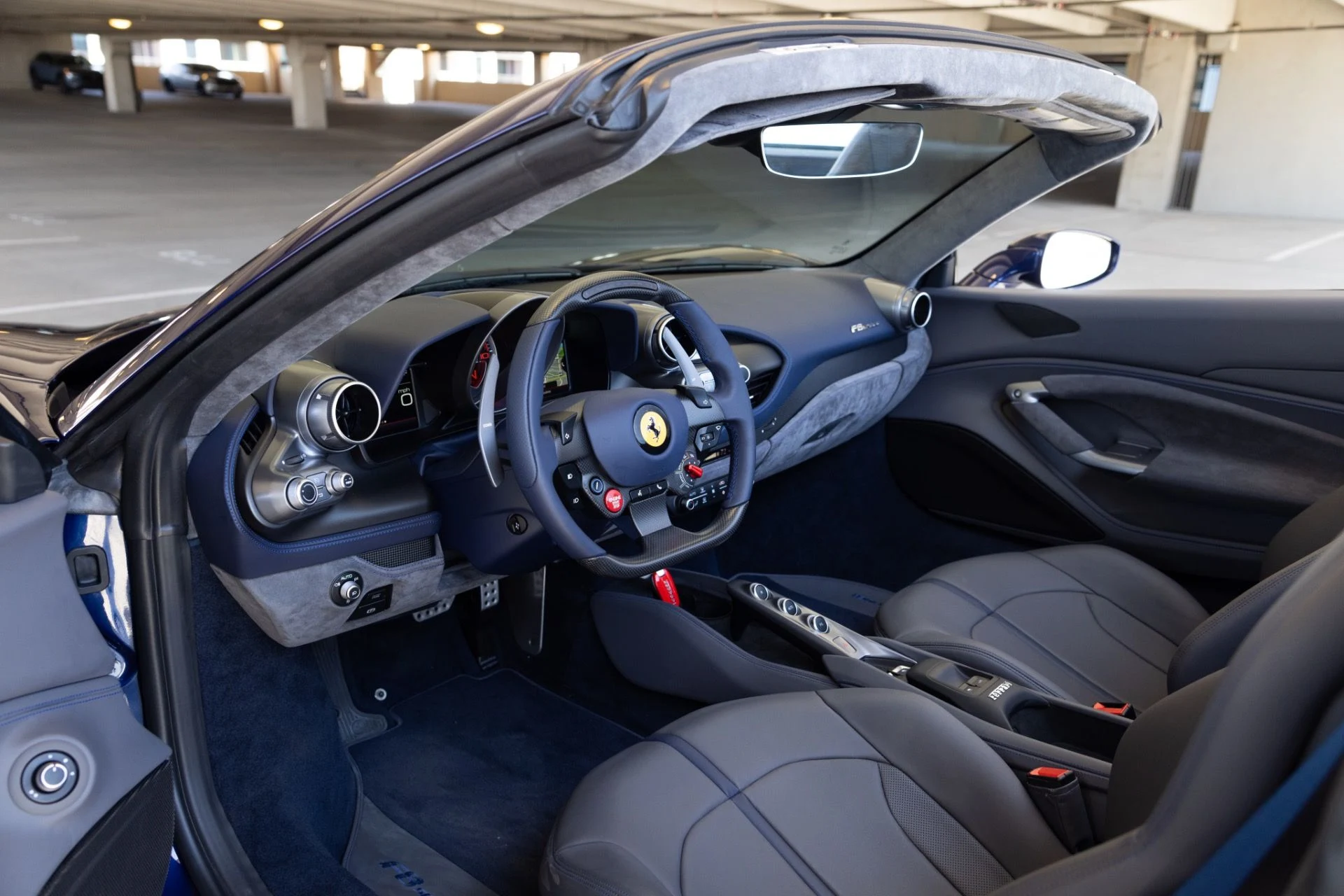 mph043_3243787697_Used_2022_Ferrari_F8_Spider_1778623083_2faf38ef57
