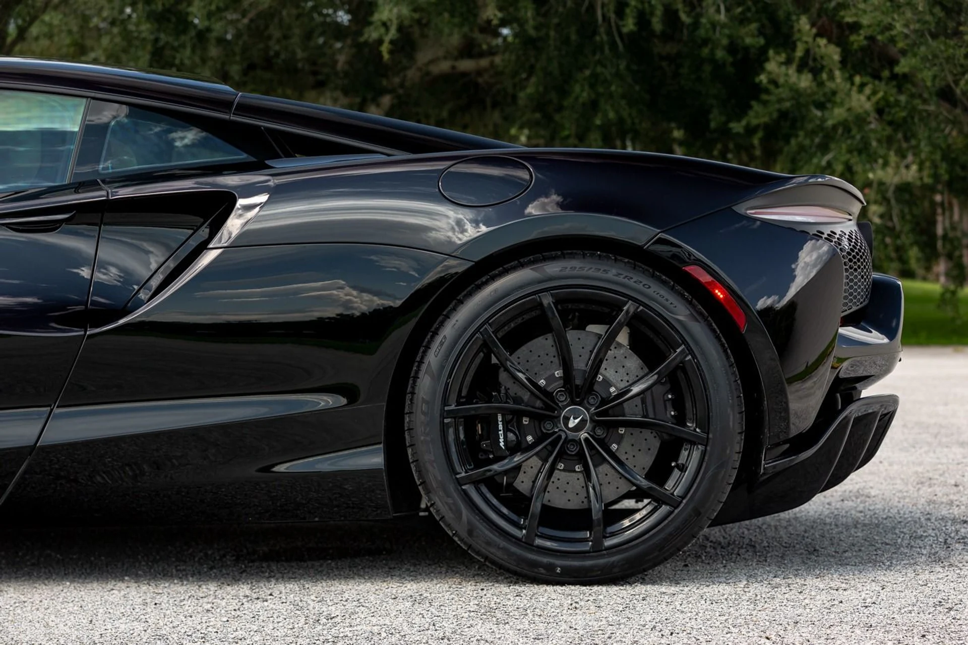 mph043_3252892812_440_p44_l_a52085694f