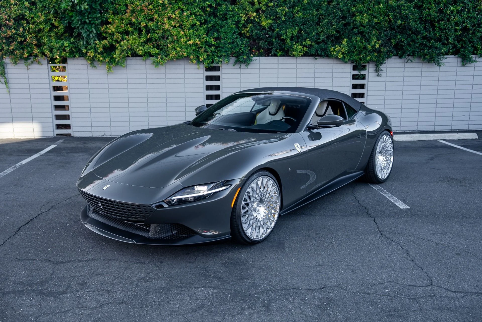 mph043_3262218030_Used_2024_Ferrari_Roma_Spider_1764029043_7131526829