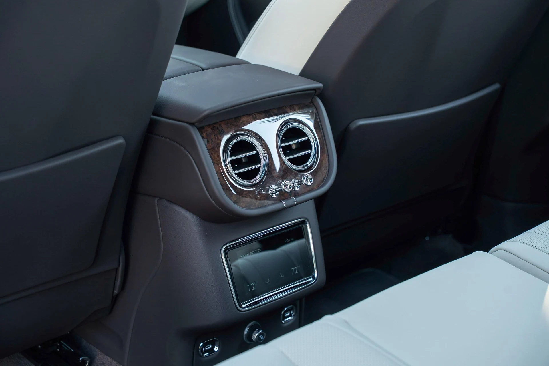 mph043_3262955184_470962090_69063cb8ca1ae070f76ad71d_72cfc8ab07