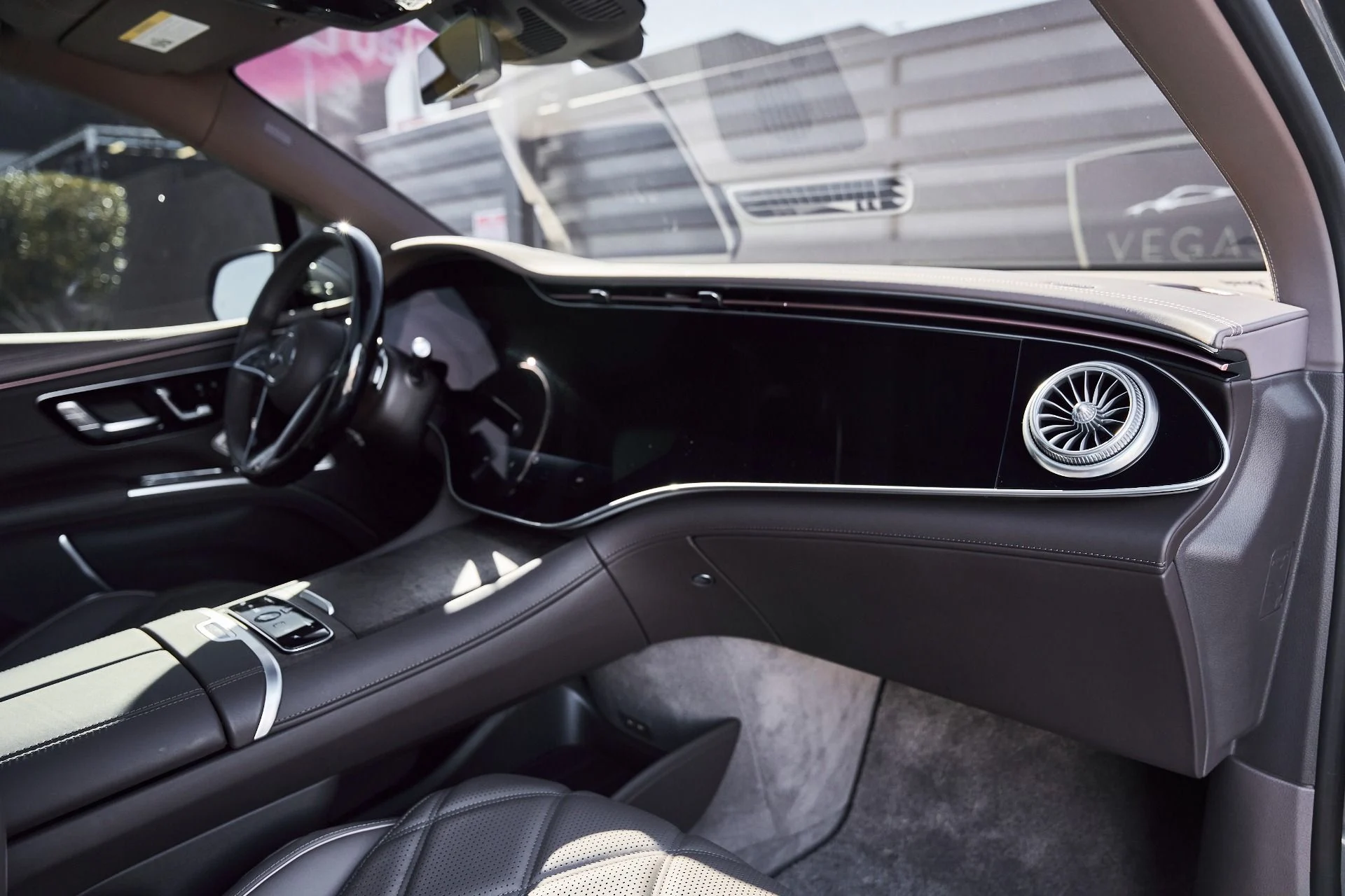 mph043_3264986735_Used_2025_Mercedes_Benz_EQS_Maybach_EQS_680_1770508816_5dabd1eec8