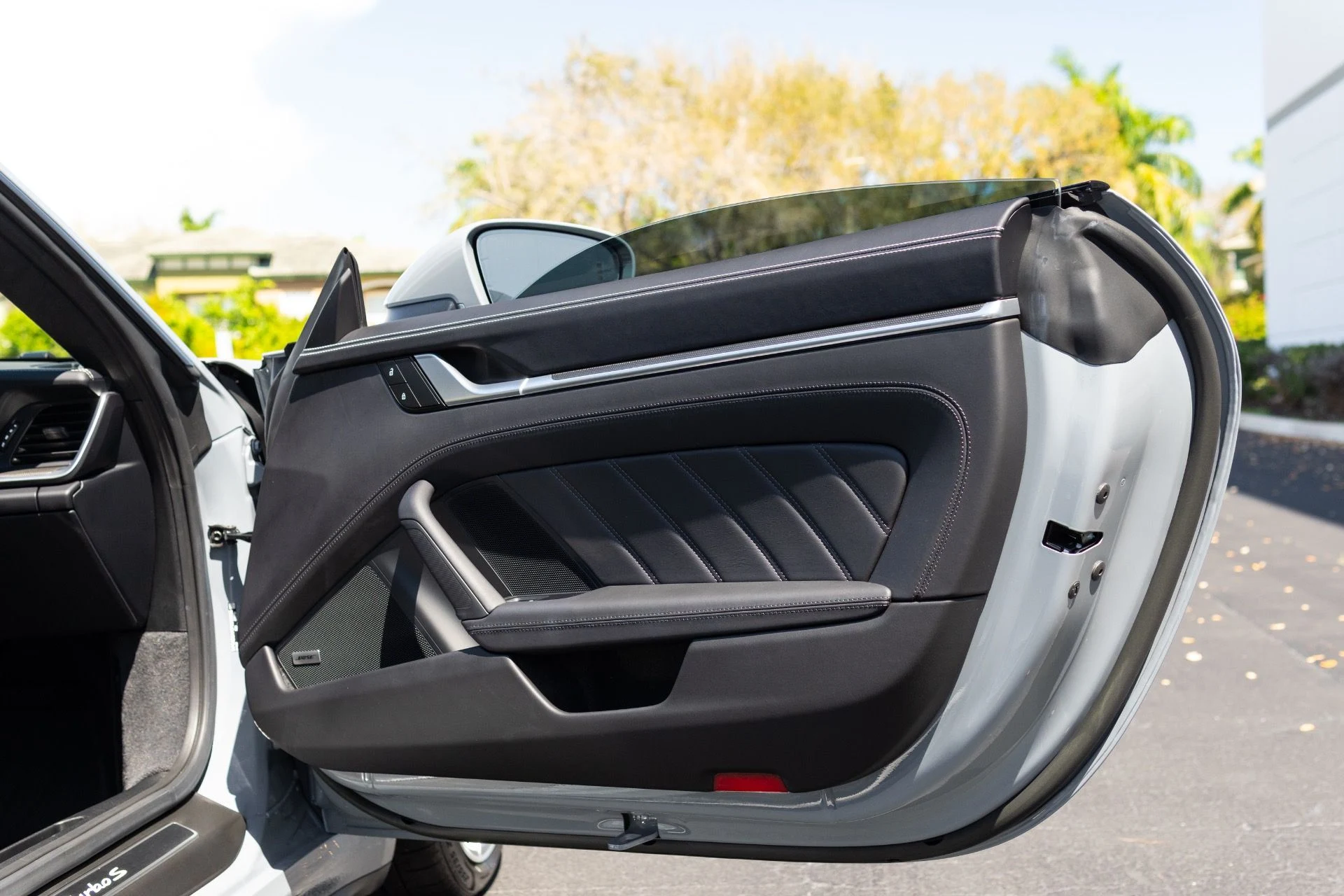 mph043_3265300900_Used_2023_Porsche_911_Turbo_1773082013_6c1265af42