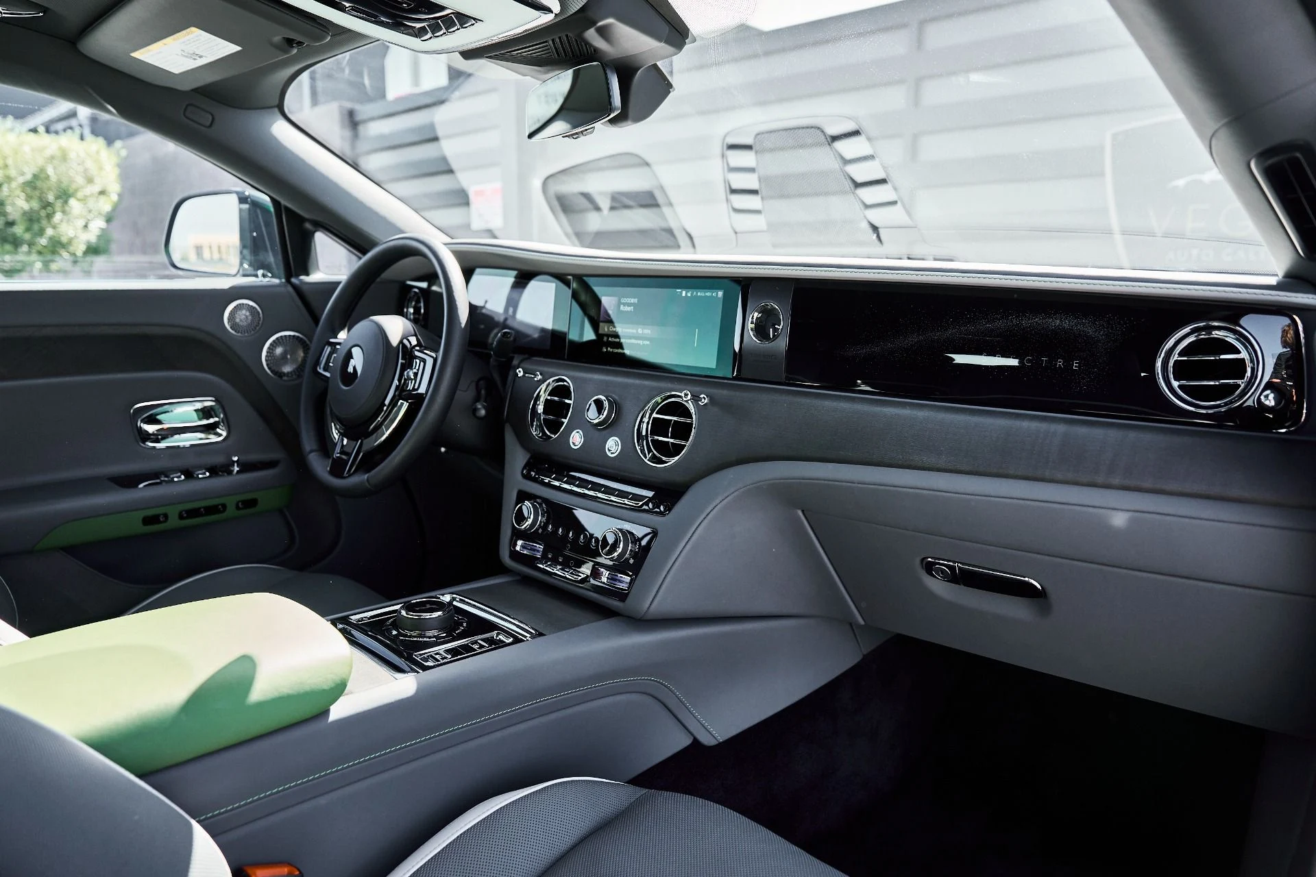 mph043_3286087218_Used_2024_Rolls_Royce_Spectre_Mansory_1776840089_e3068969f3