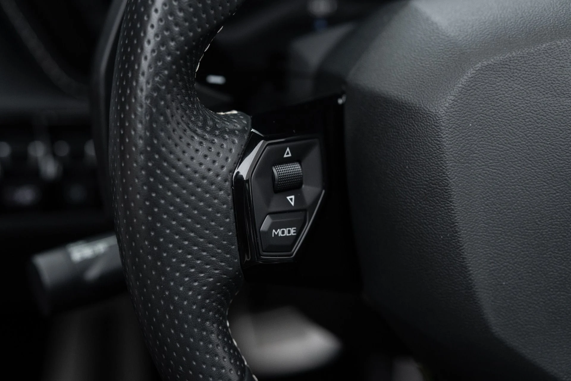 mph043_329401449_Used_2018_Lamborghini_Aventador_Roadster_LP_740_4_S_1770343320_bc7f57d90a