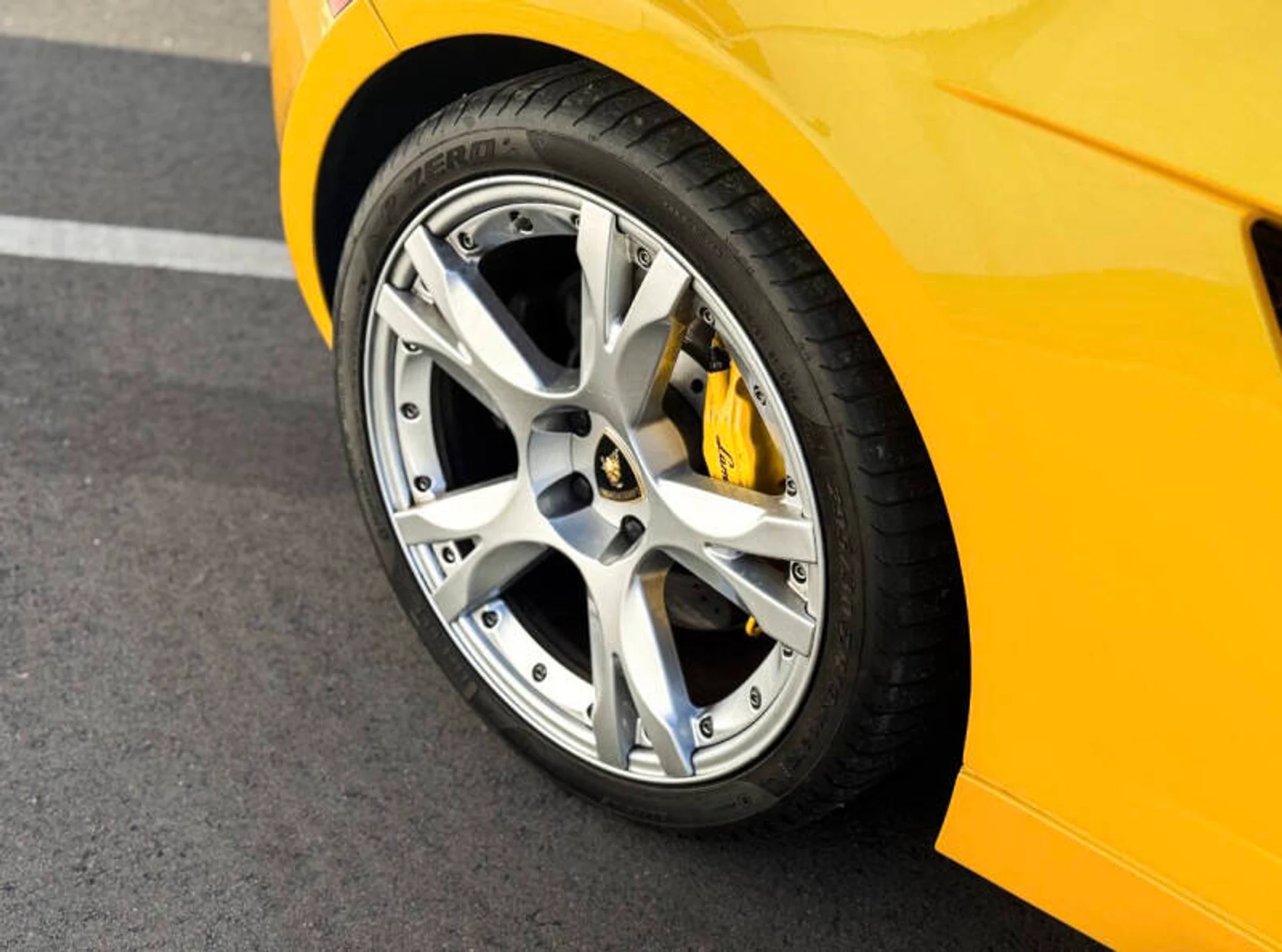 mph043_3324132534_2008_lamborghini_gallardo_base_awd_2dr_coupe_da433780f3