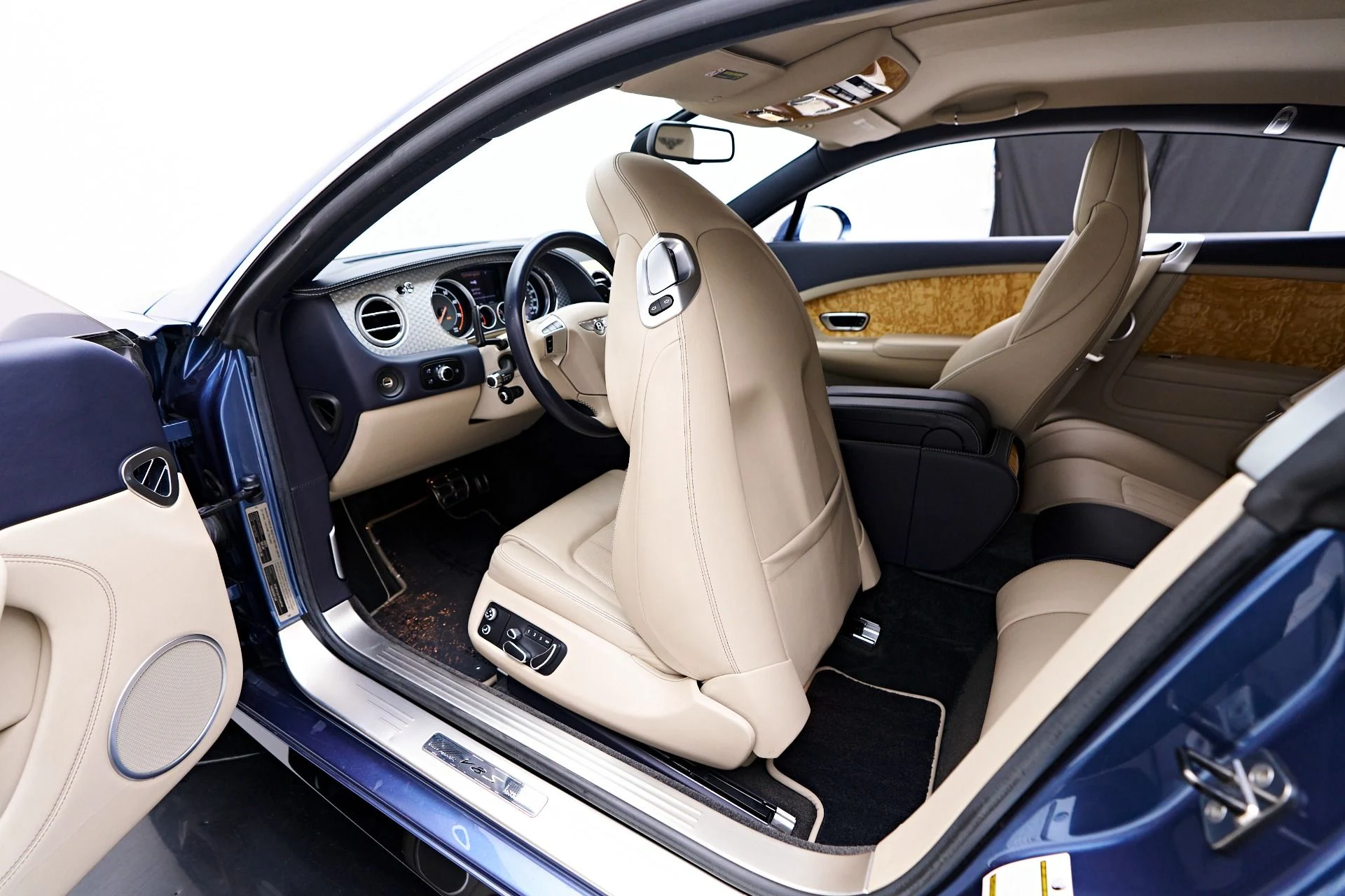 mph043_3330578632_Used_2015_Bentley_Continental_GT_V8_S_1756433039_34cc25c6af