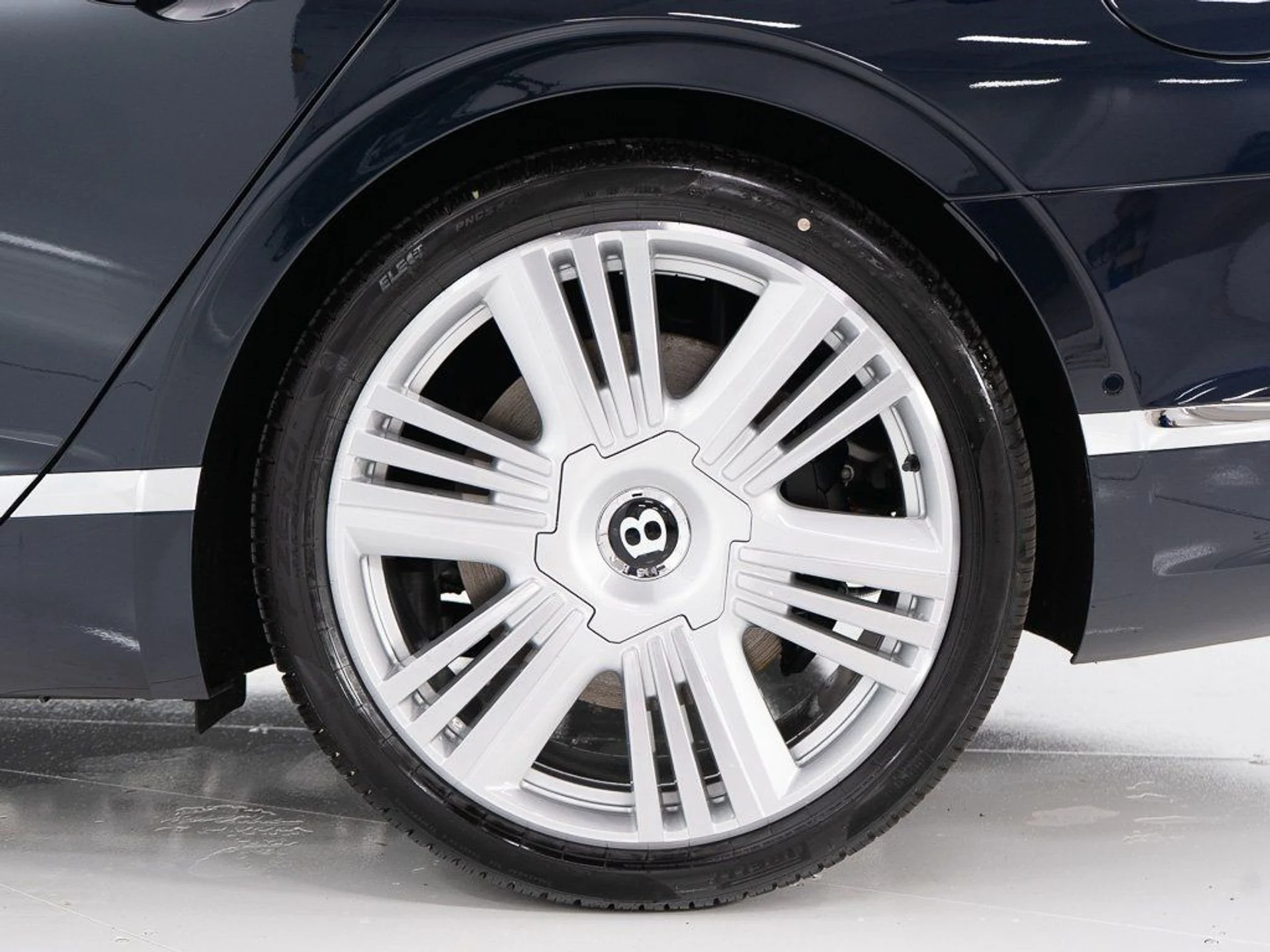 mph043_3337106244_150fccd5278eccae5320b733d3161a37_c87ecf5534