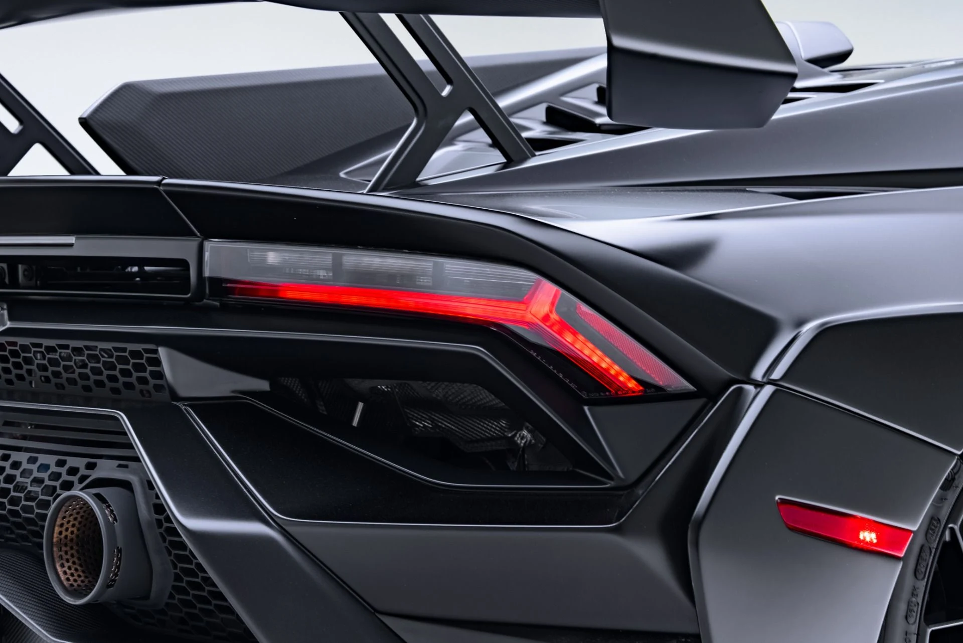 mph043_3350962750_Used_2022_Lamborghini_Huracan_STO_1771969691_d2bc25e008