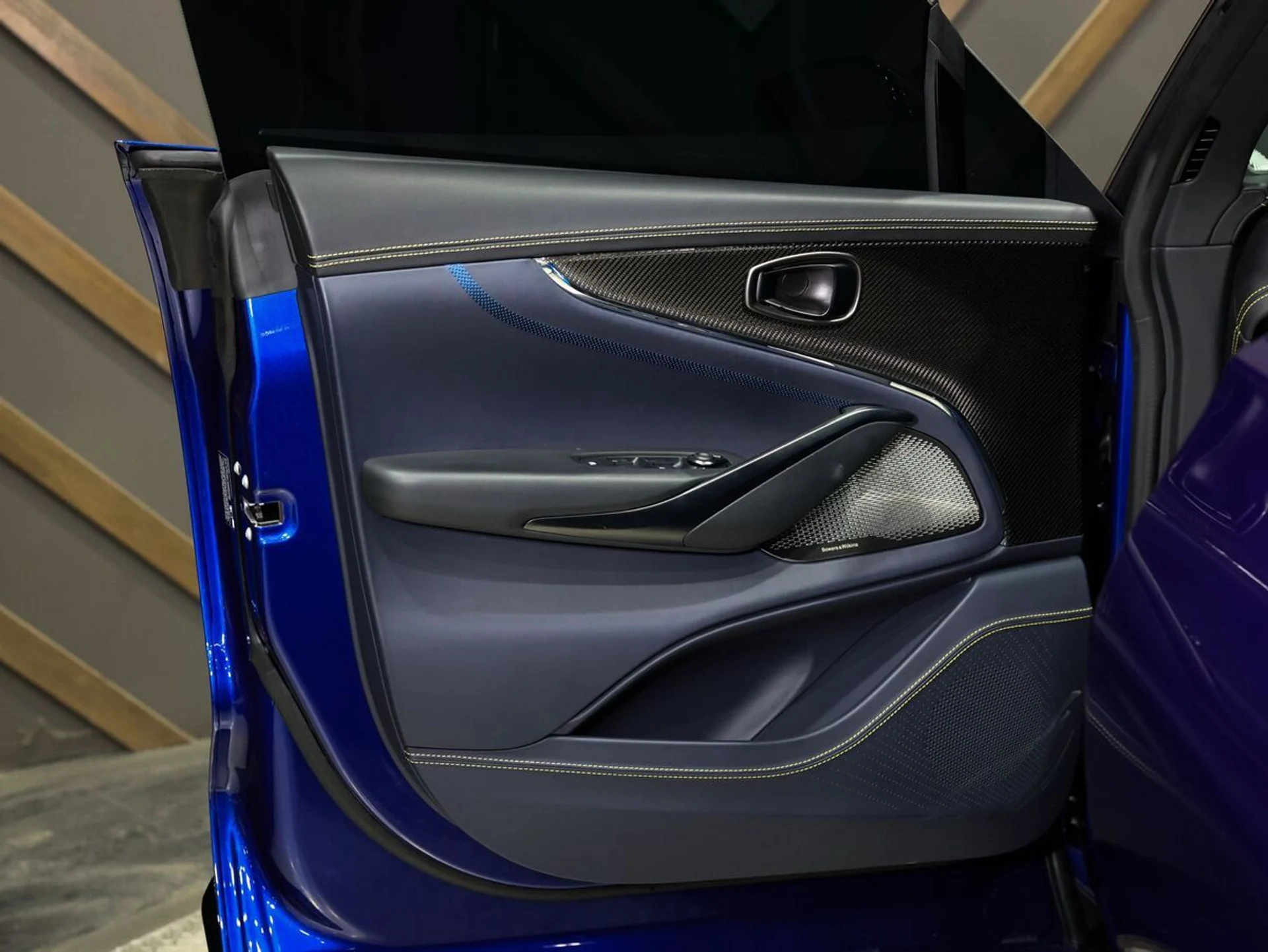 mph043_3353751314_zaaopxp8hgmanxyuxybetaw2dr6e_2512d84d7f