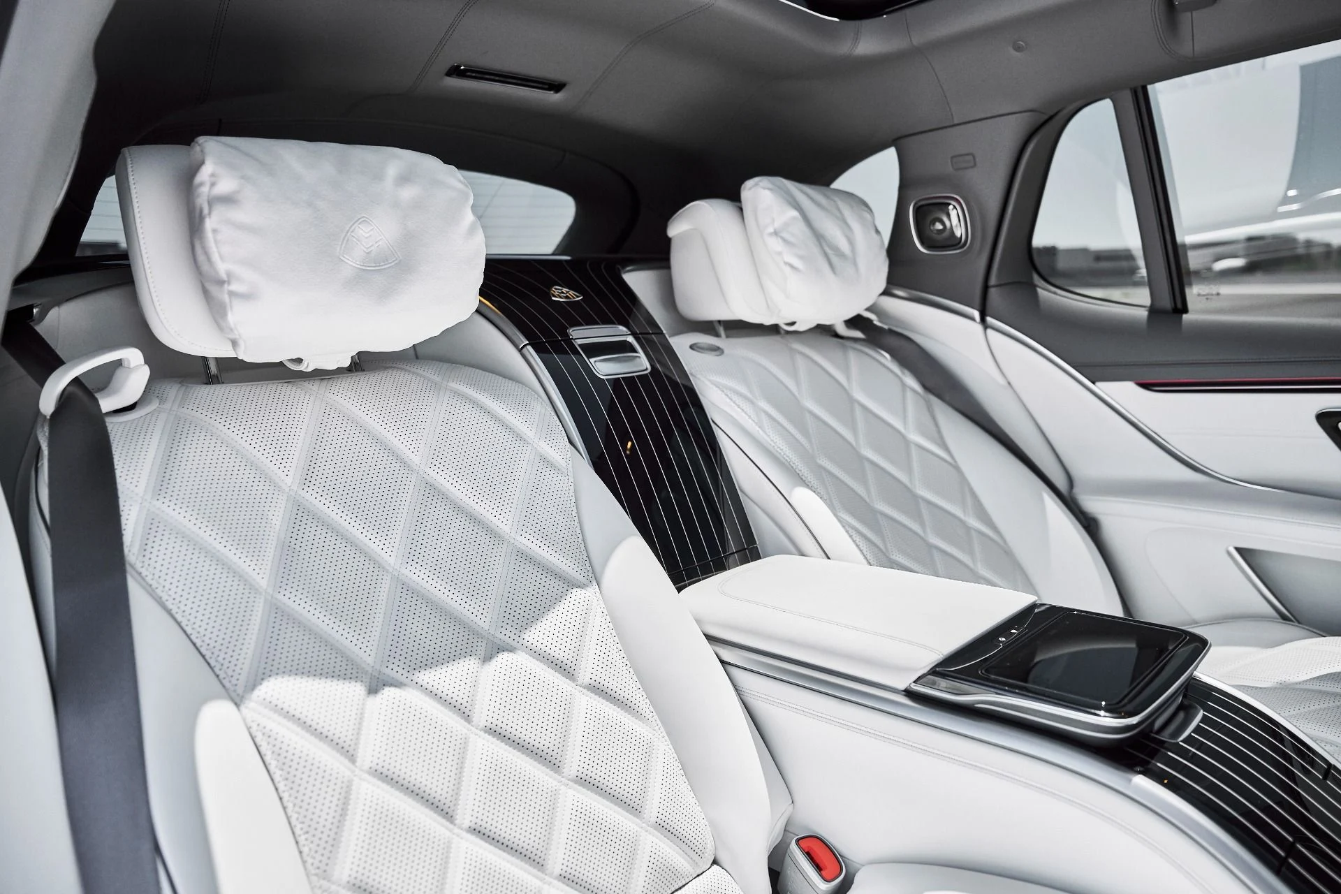 mph043_3355512274_Used_2025_Mercedes_Benz_EQS_Maybach_EQS_680_1779925125_7c839d7b4a