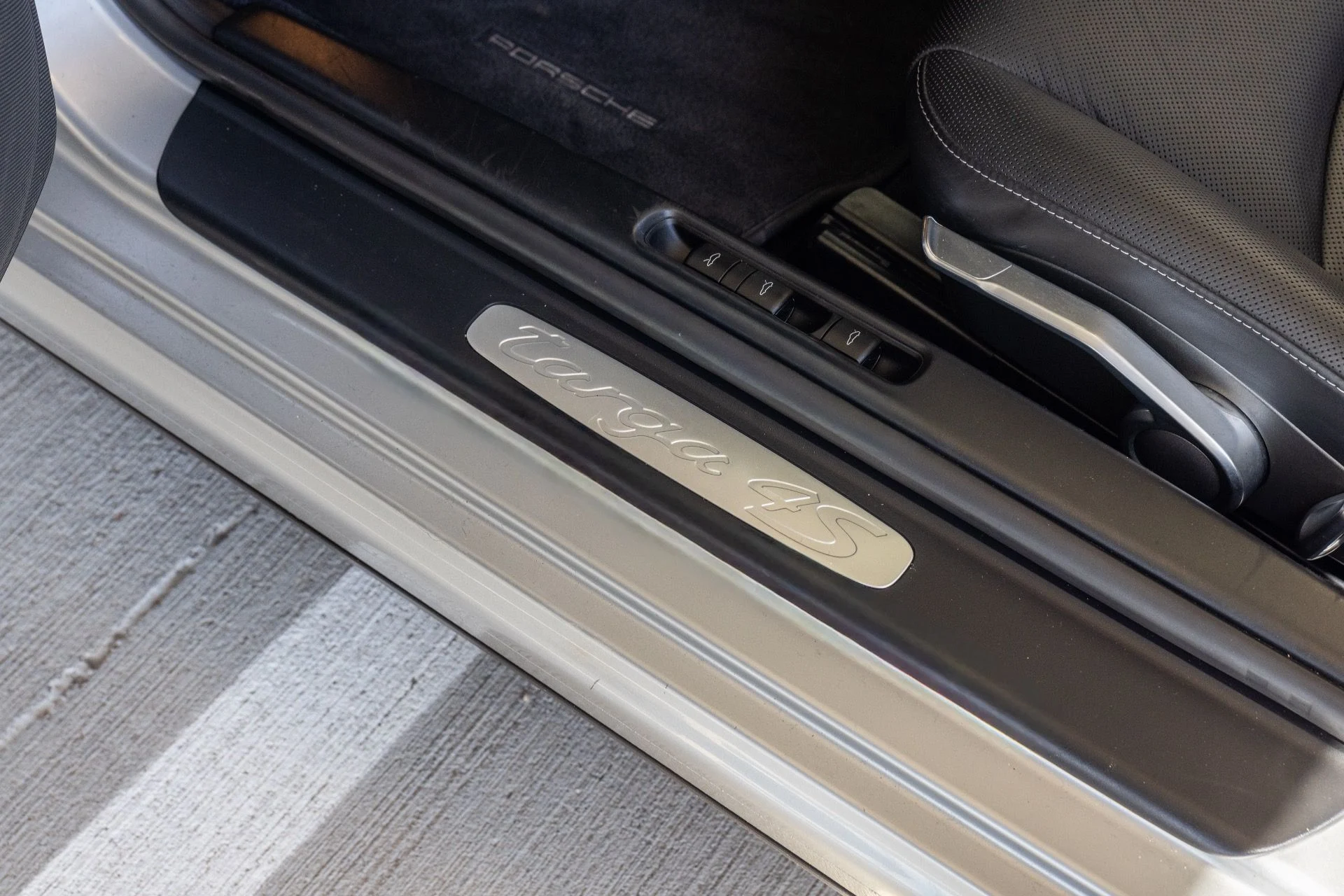 mph043_3368939105_Used_2010_Porsche_911_Targa_4_S_1775765317_8f12878b9e