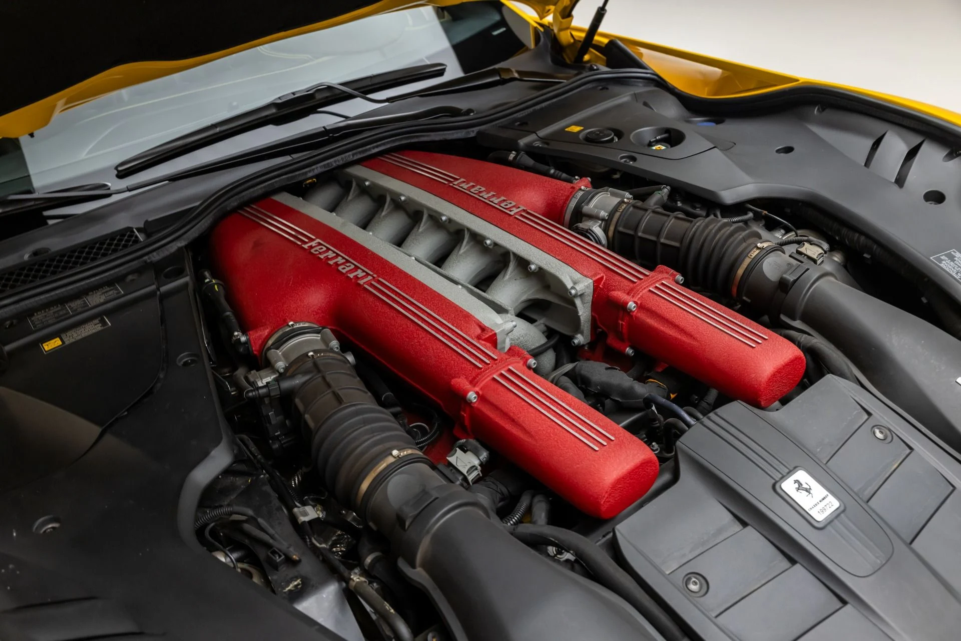 mph043_3401884588_Used_2014_Ferrari_F12berlinetta_1766171664_06ae1f9af2