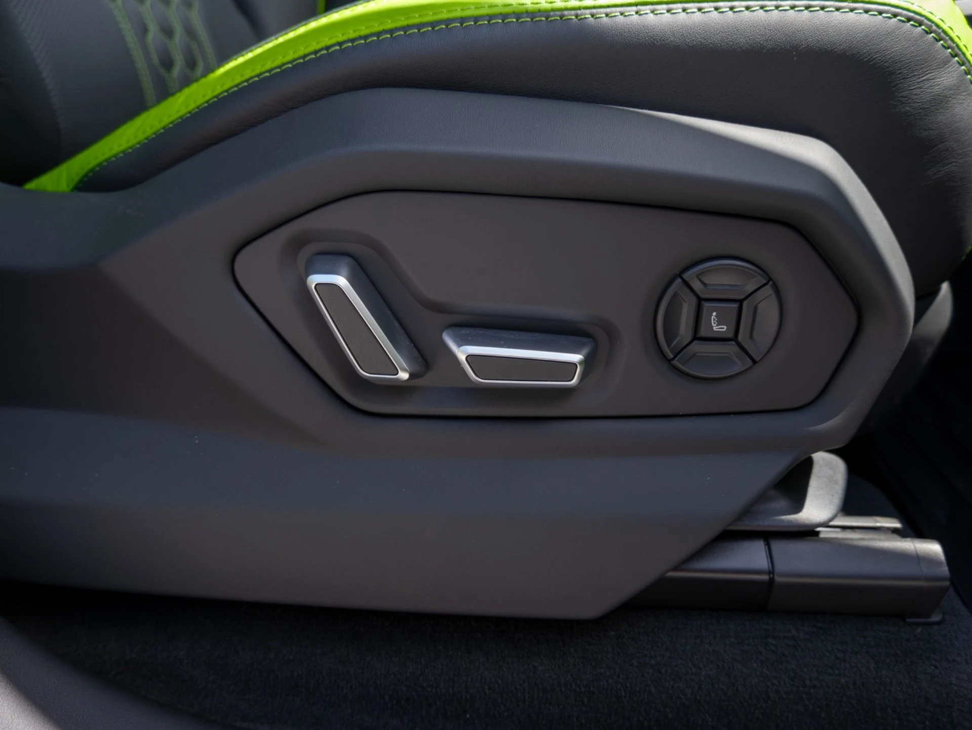 mph043_3403748822_Used_2024_Lamborghini_Urus_S_1775489535_f40229c5c2