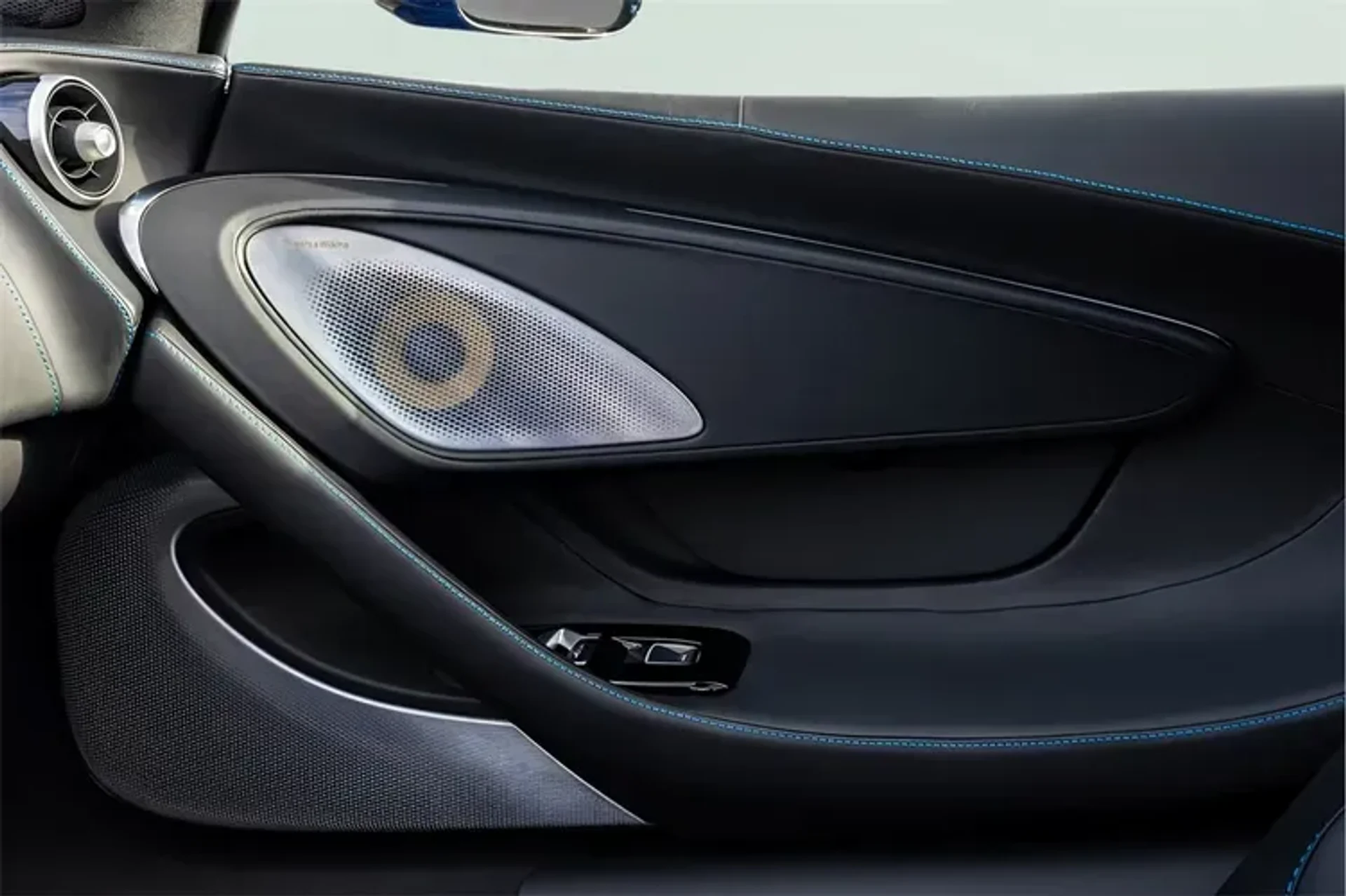 mph043_340377114_u_H9n_Pq_Kc7_Nx_Pl6h_Q_med_f694e11d47