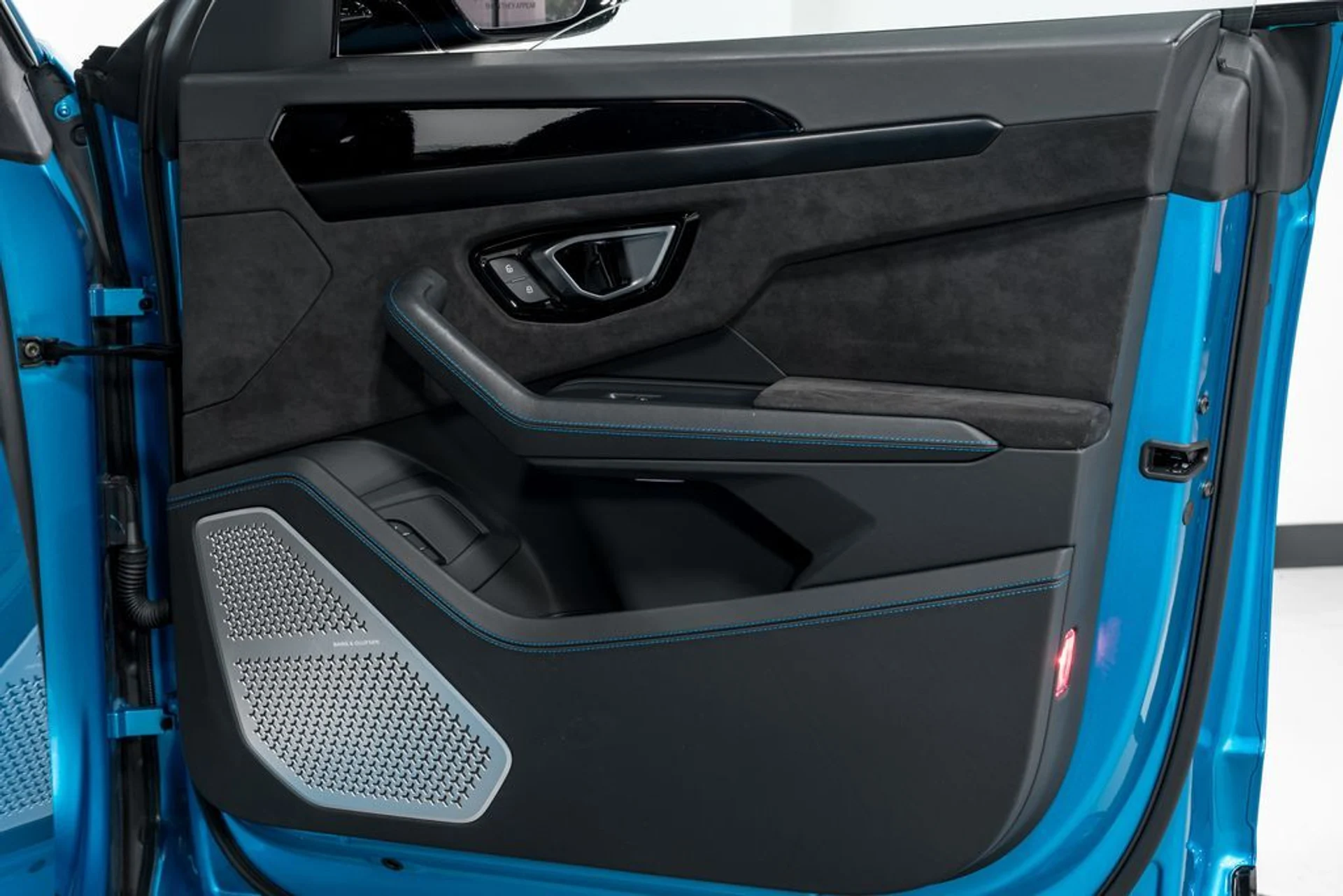 mph043_3407279095_09ef70d2695b21fcd48da27e0e25ba19x_fa05973d43