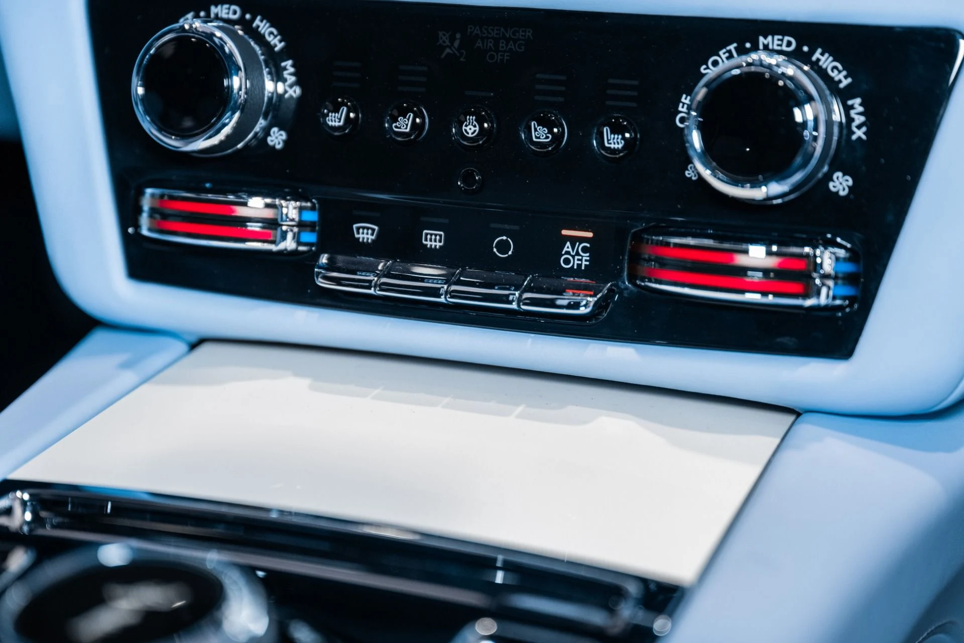 mph043_3409502371_Used_2023_Rolls_Royce_Ghost_1773457420_576849bdf1