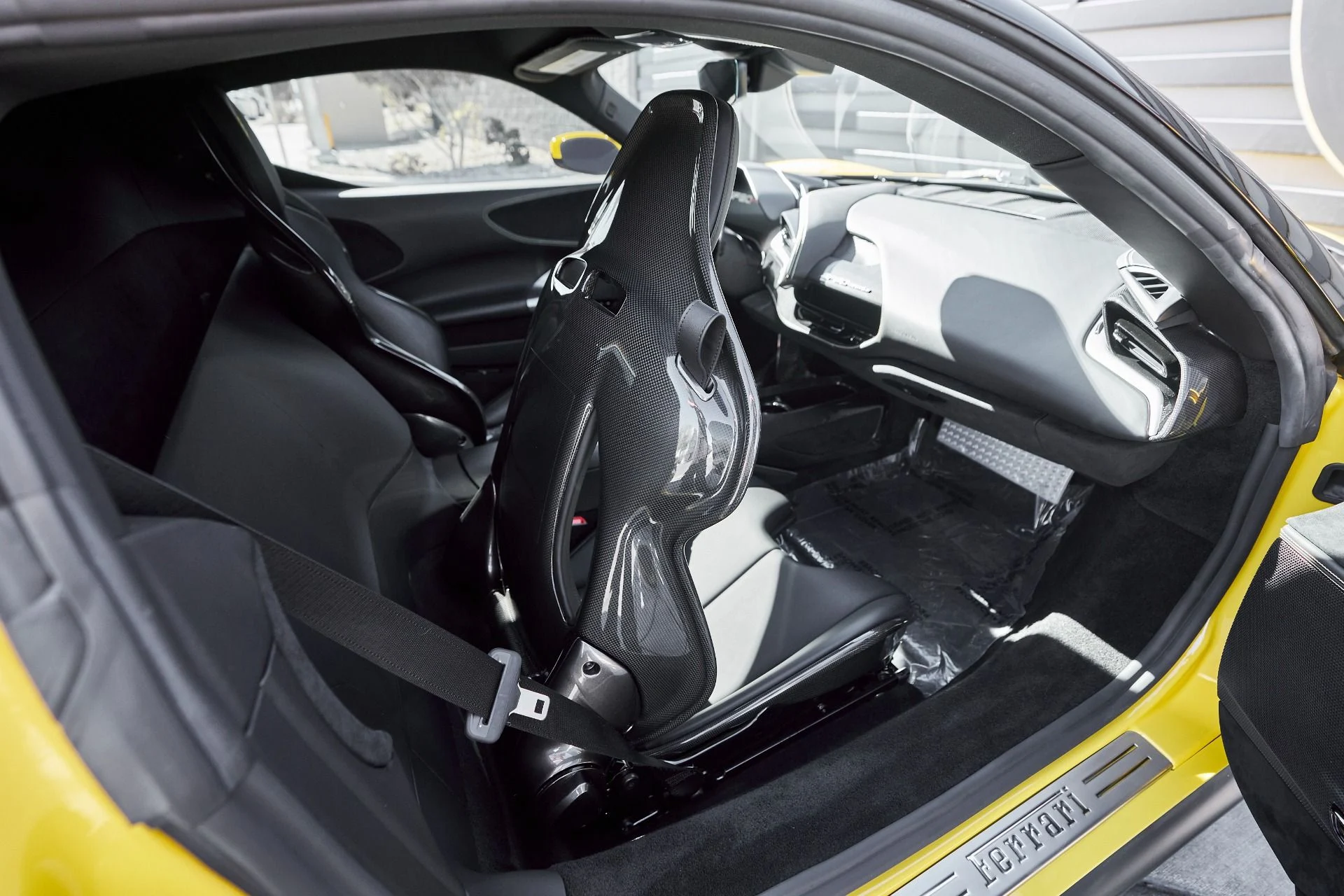 mph043_3421634984_Used_2022_Ferrari_SF_90_Stradale_Base_1762462399_92d1c8828d