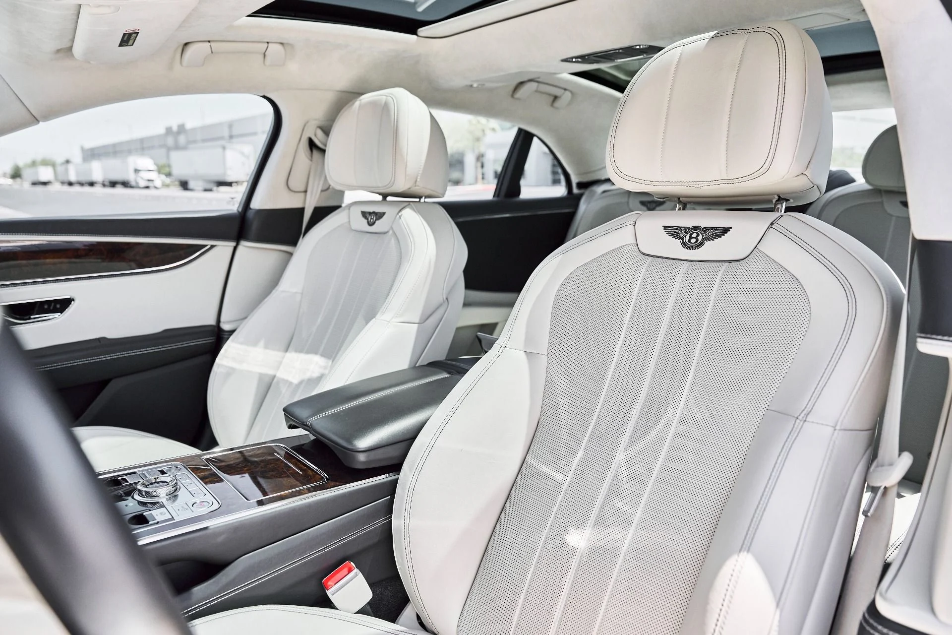 mph043_3449187017_Used_2021_Bentley_Flying_Spur_V8_1780617152_e063e78d19