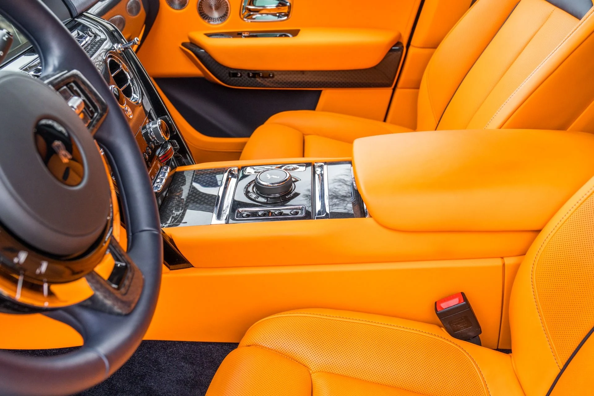 mph043_3457035261_Used_2023_Rolls_Royce_Black_Badge_Cullinan_1772494436_bdc7c92cda