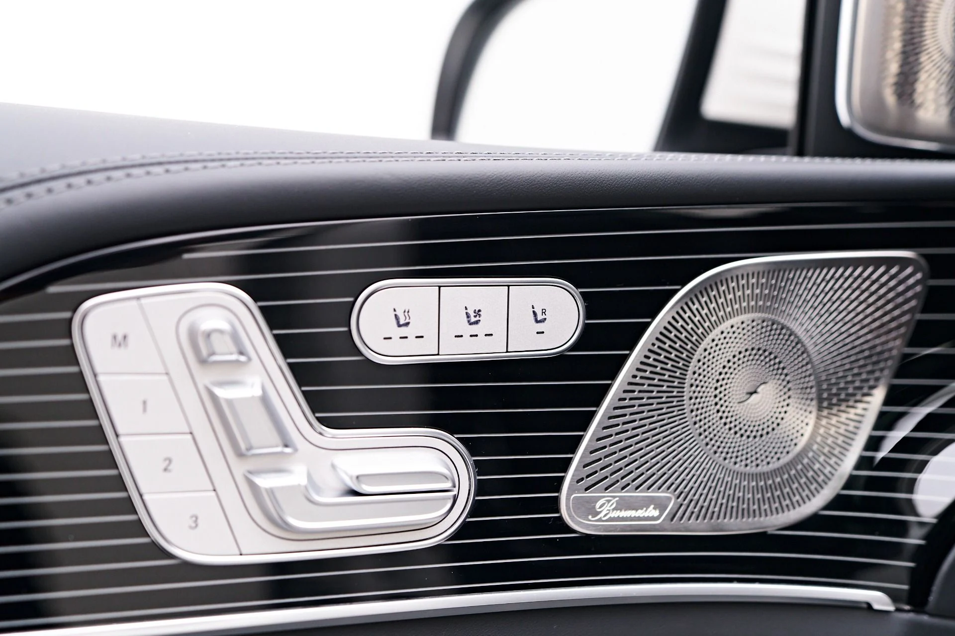 mph043_3457377948_Used_2024_Mercedes_Benz_GLS_Maybach_GLS_600_1754358854_6a48556a00