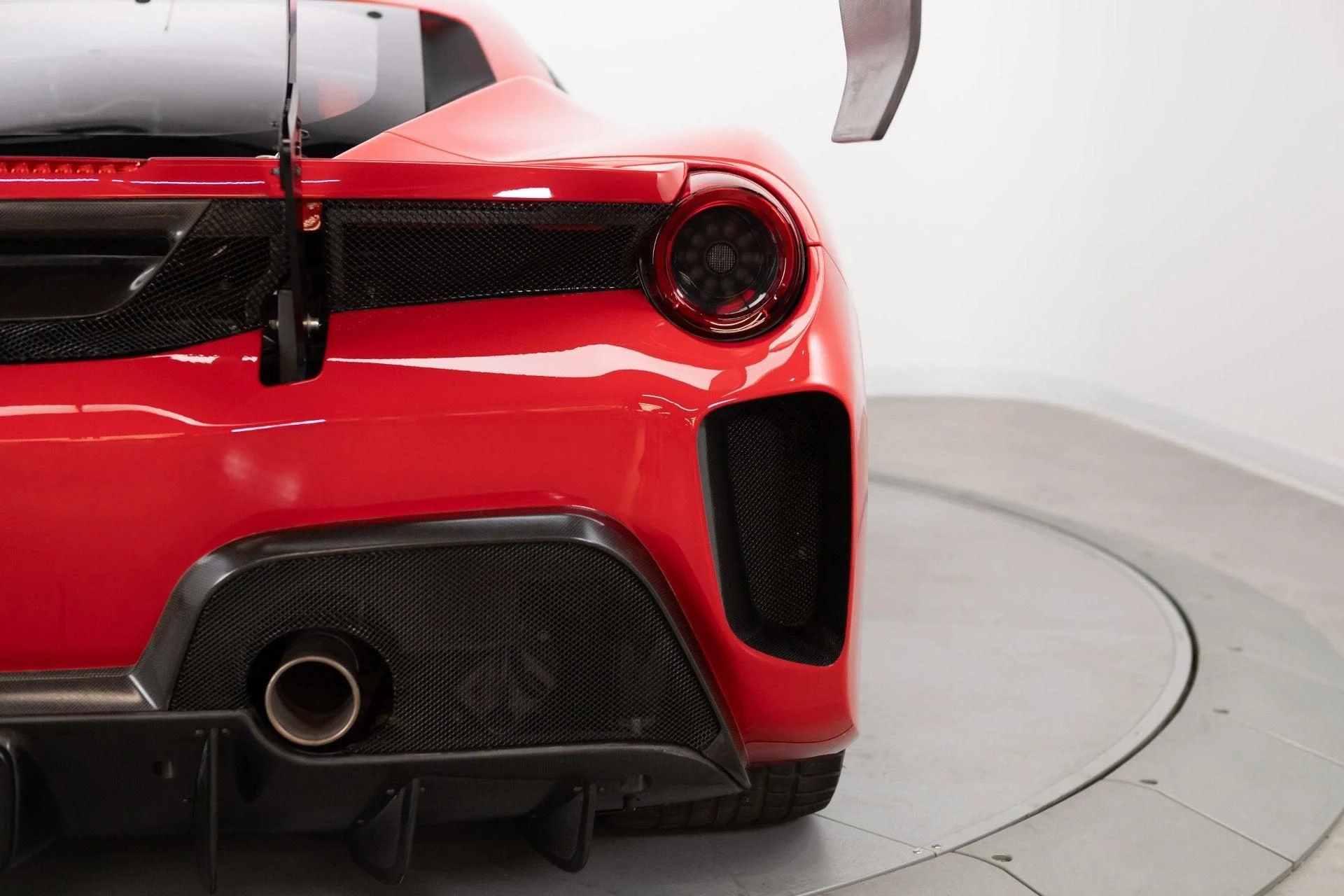 mph043_3465318279_Used_2022_Ferrari_488_Challenge_EVO_1777367767_953cefa98d