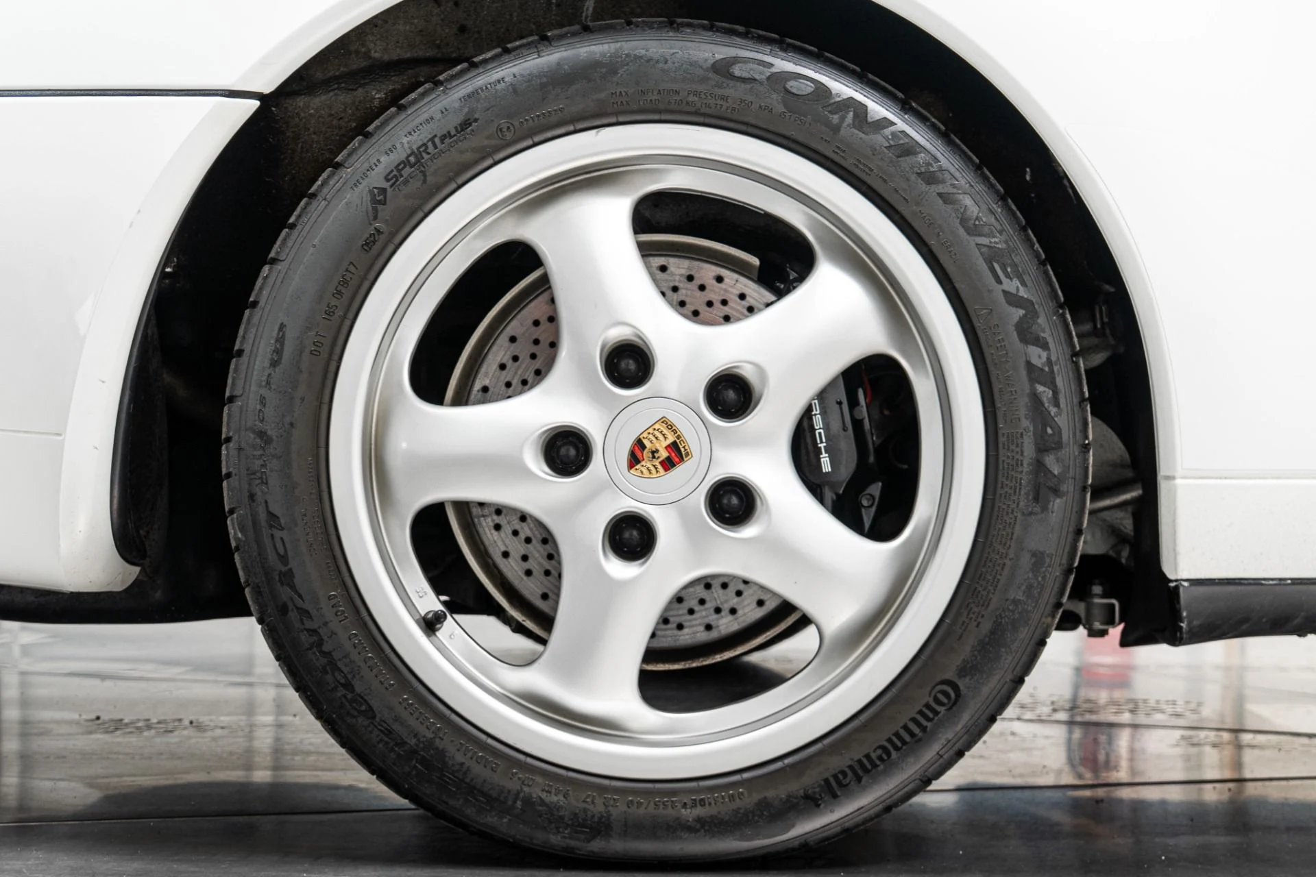 mph043_3467474846_Used_1995_Porsche_911_Carrera_1788212856_dc808665c4