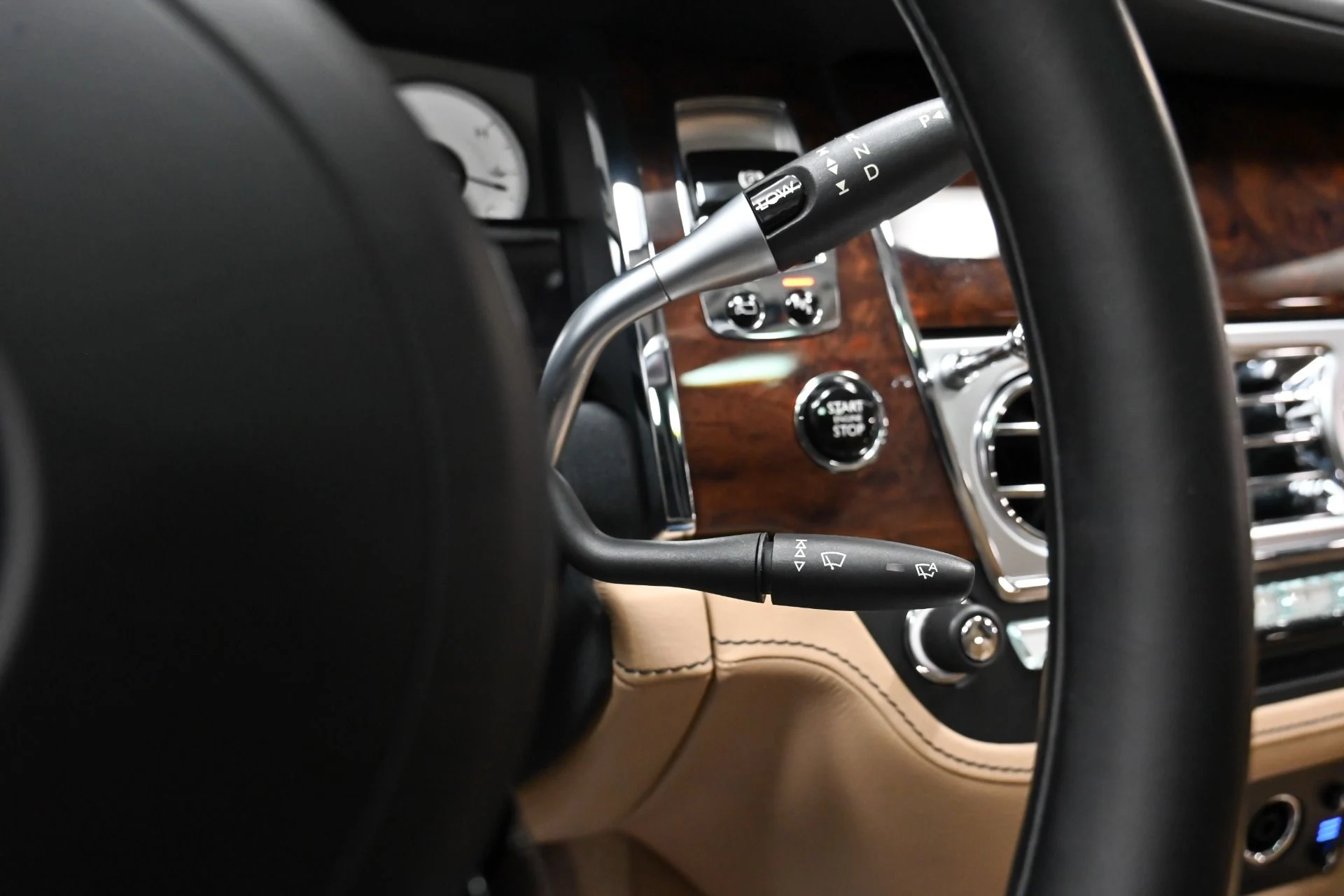 mph043_3469999711_Used_2017_Rolls_Royce_Ghost_1749695060_56bb652f54