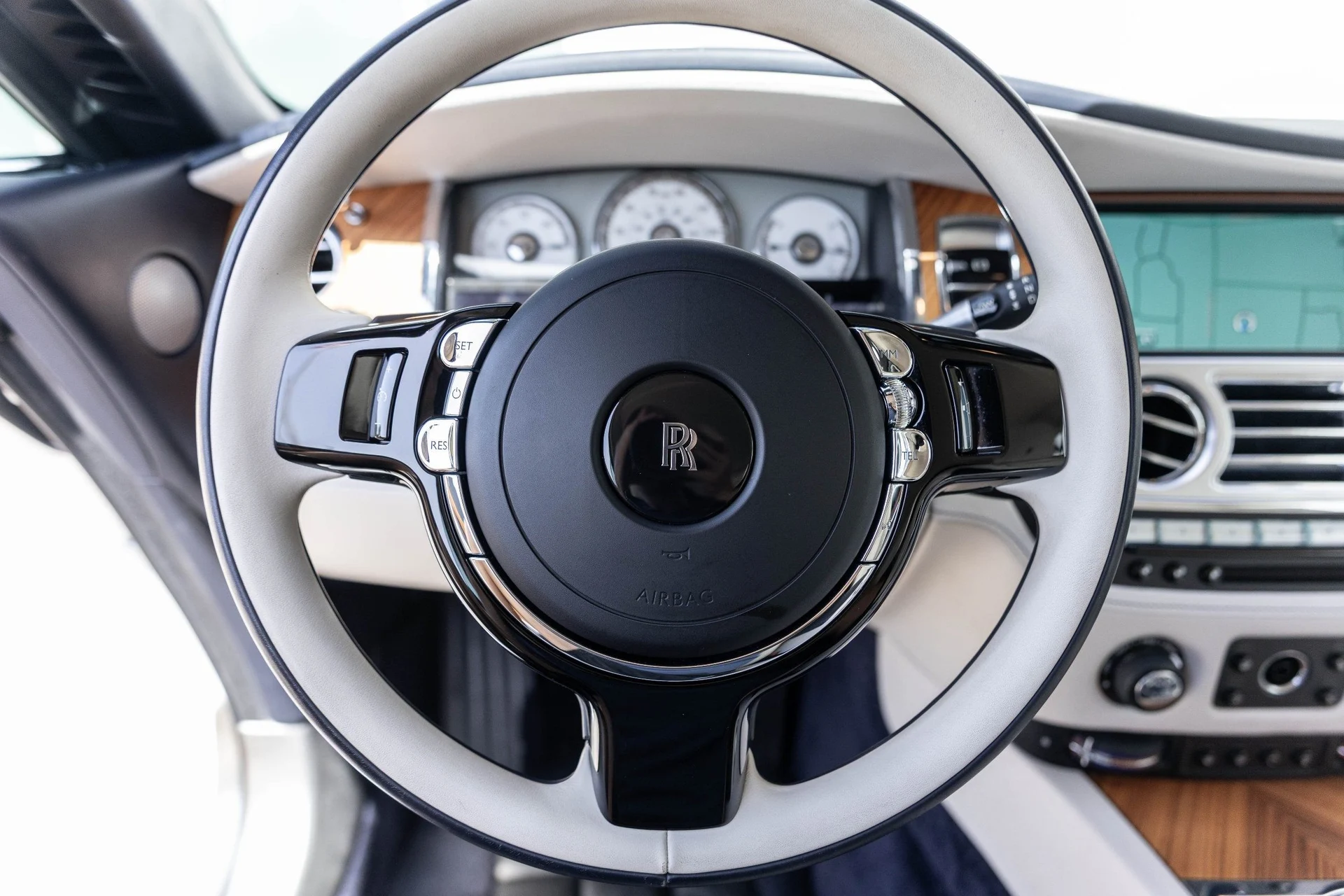 mph043_3472544625_Hi_Tech_Luxury_Imports_LLC_SCA_666_D50_HU_107224_image_43_fcf587852a