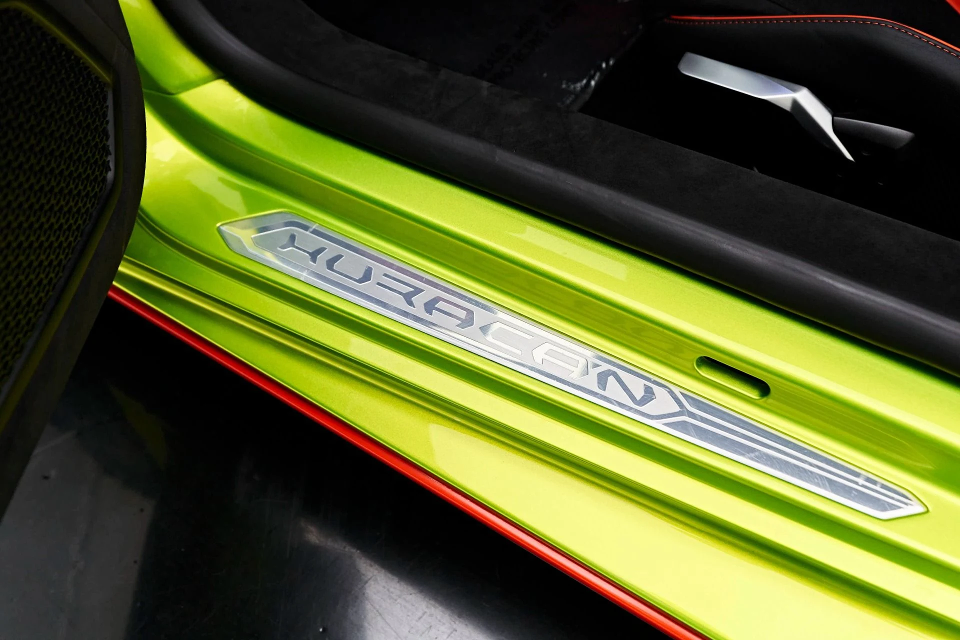 mph043_3479718863_Used_2023_Lamborghini_Huracan_Tecnica_Base_1715640571_98667c398d