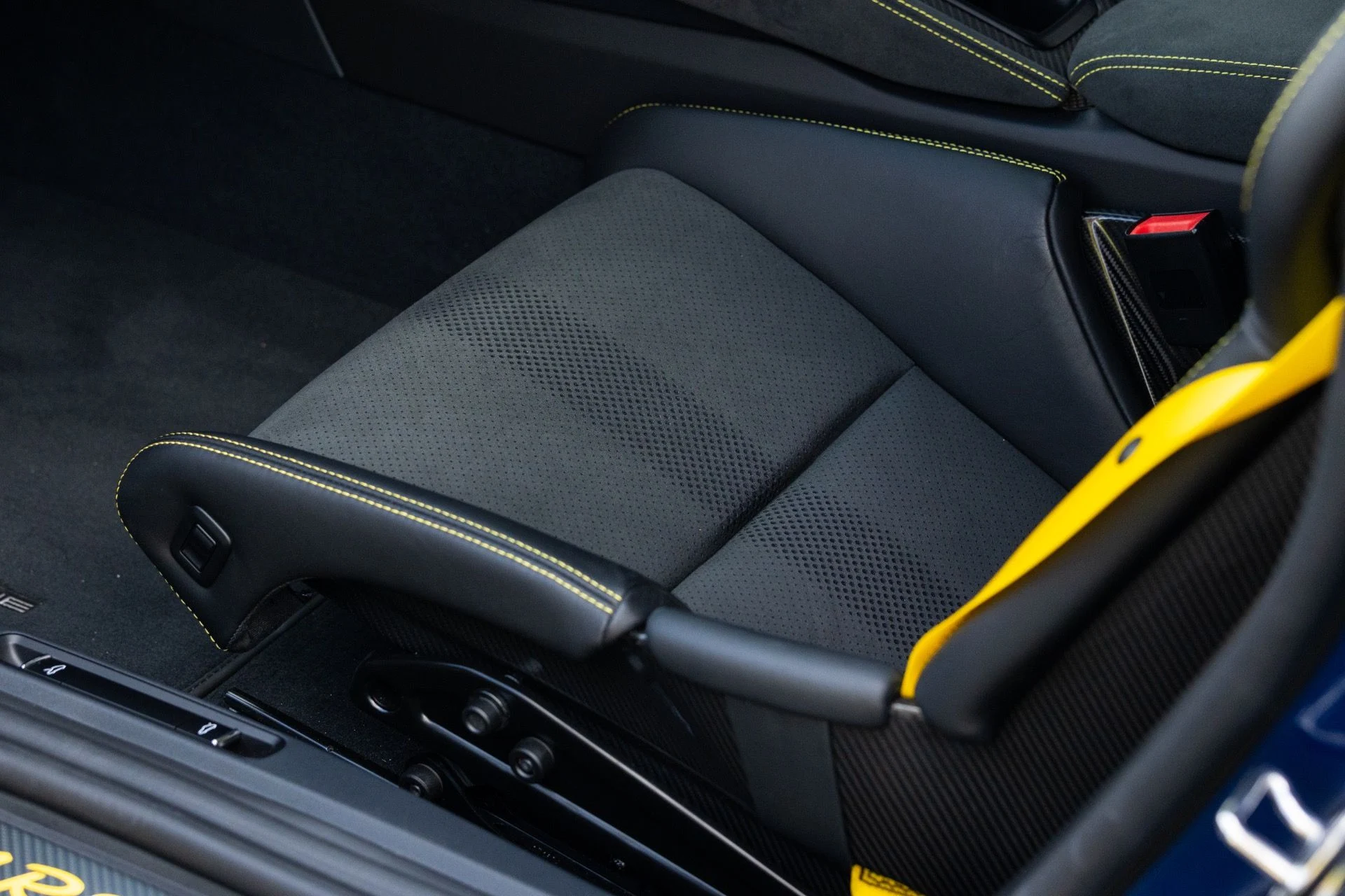 mph043_3481934849_Used_2024_Porsche_718_Cayman_GT_4_RS_1775021157_910f85dc30