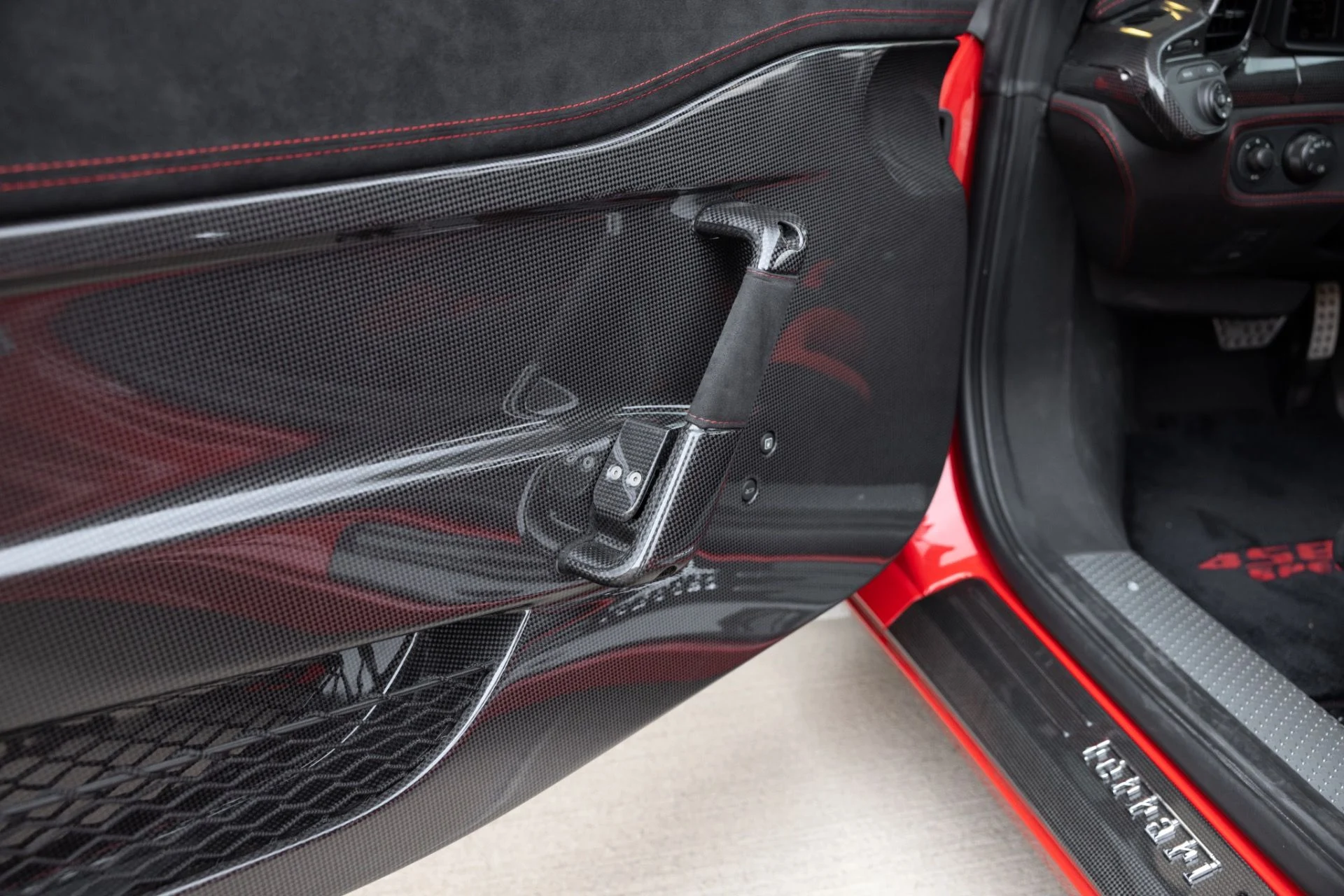 mph043_3484664435_Used_2014_Ferrari_458_Speciale_1781299558_0c1a548004