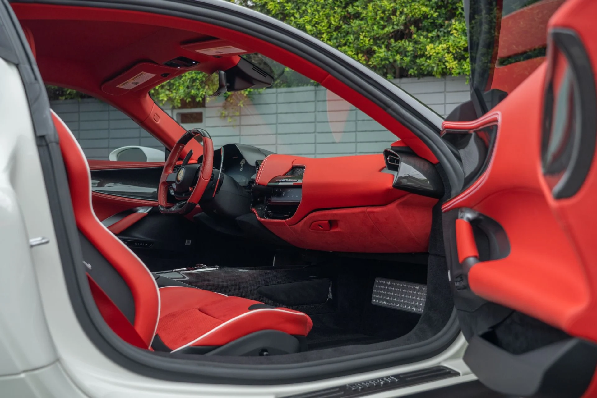 mph043_3497346961_Used_2022_Ferrari_SF_90_Stradale_1759959482_09fb9831af